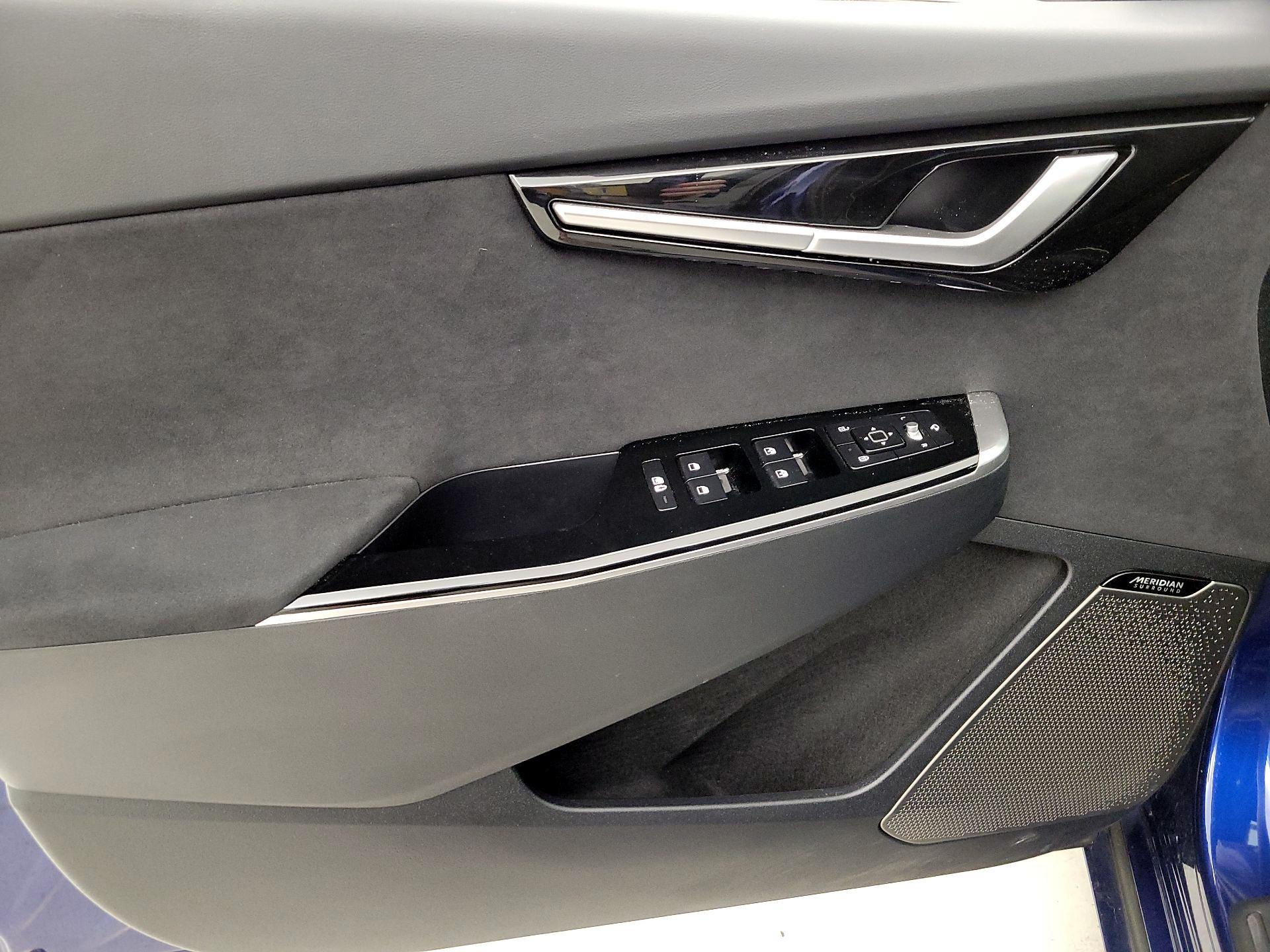 Thumbnail: 2023 Kia EV6 - 12