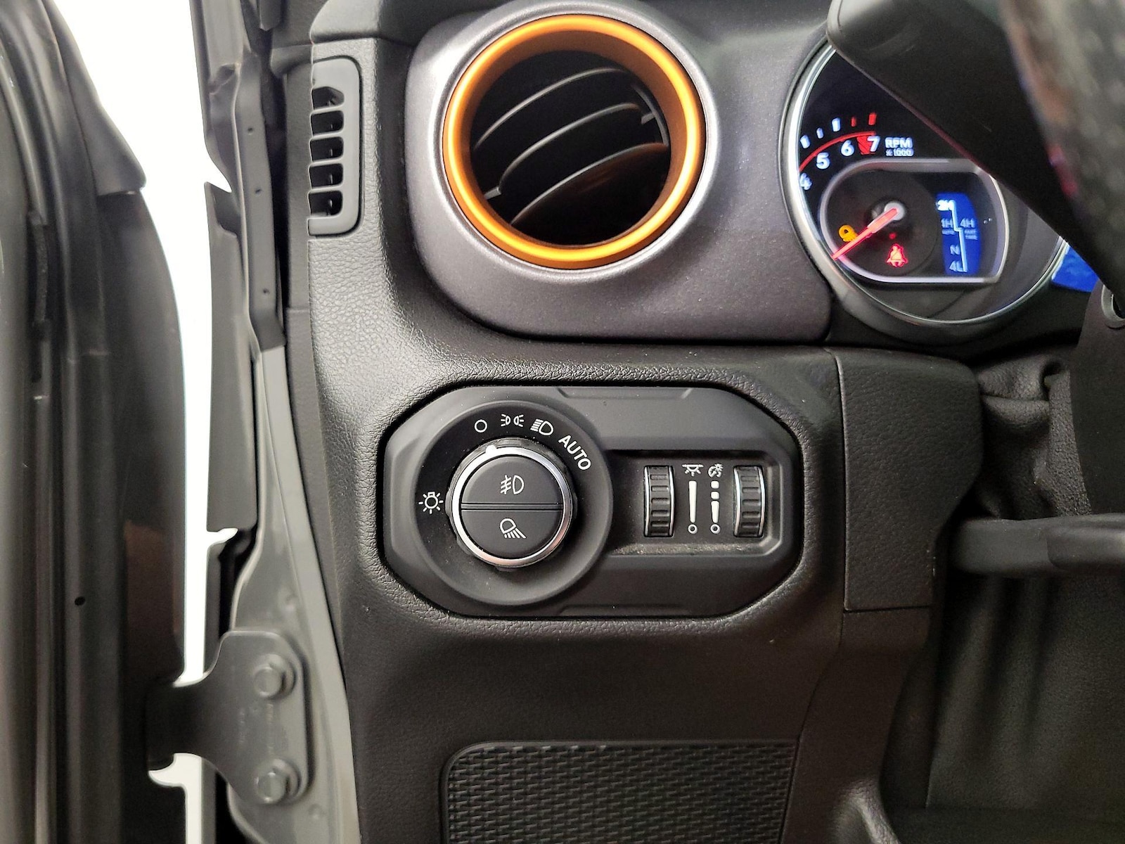 2021 Jeep Gladiator Mojave - Photo 14