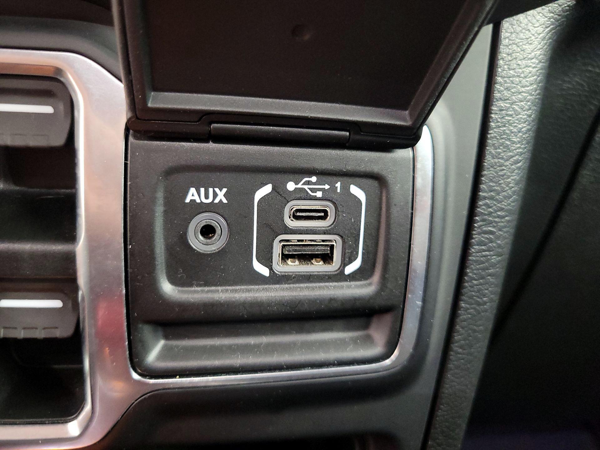 Thumbnail: 2021 Jeep Gladiator - 18