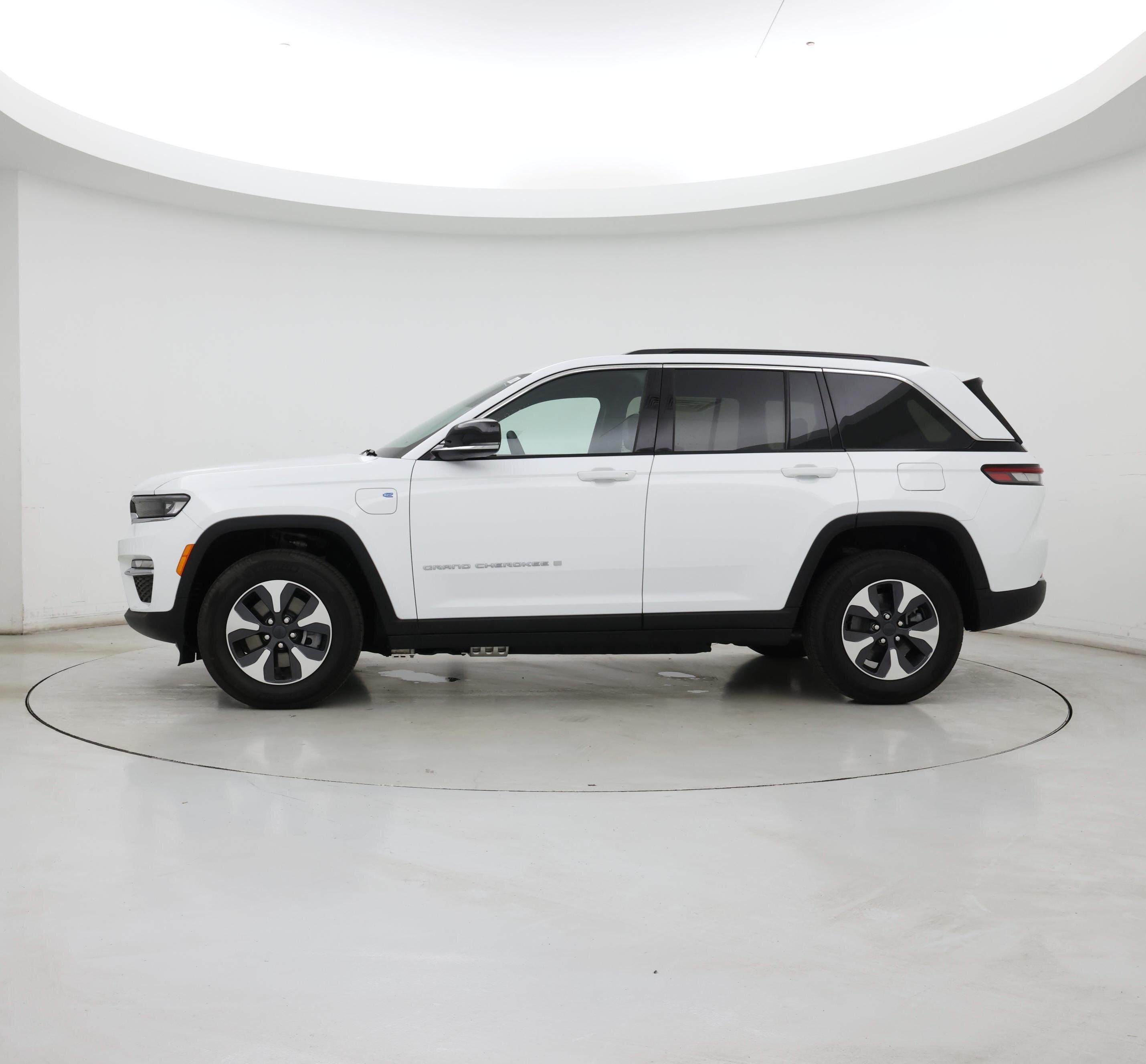 Thumbnail: 2025 Jeep Grand Cherokee - 3