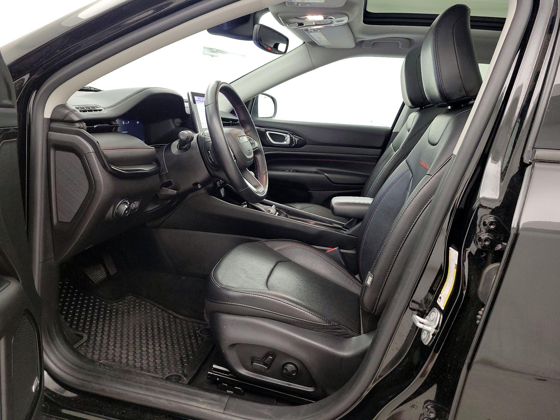 Thumbnail: 2022 Jeep Compass - 11