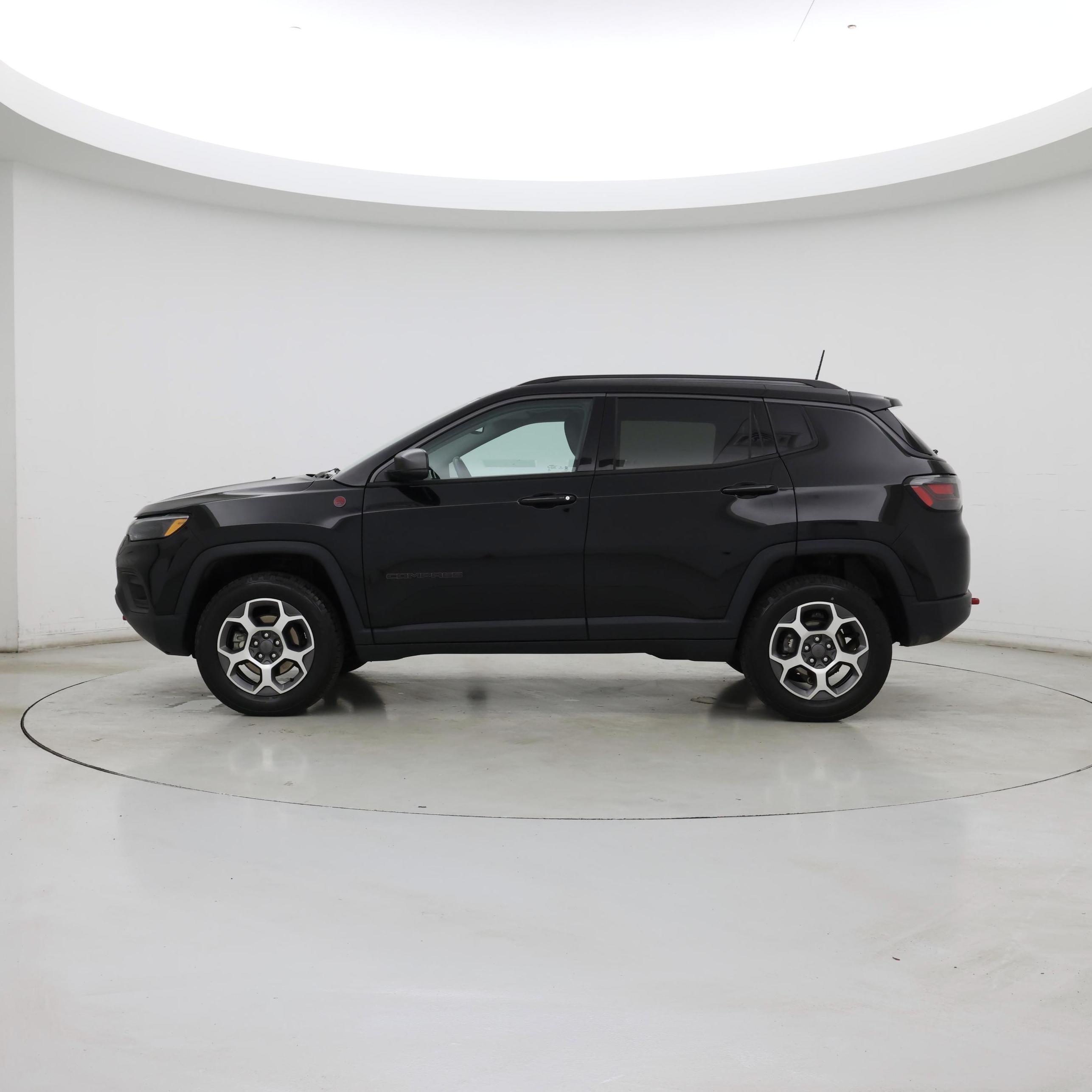 Thumbnail: 2022 Jeep Compass - 3