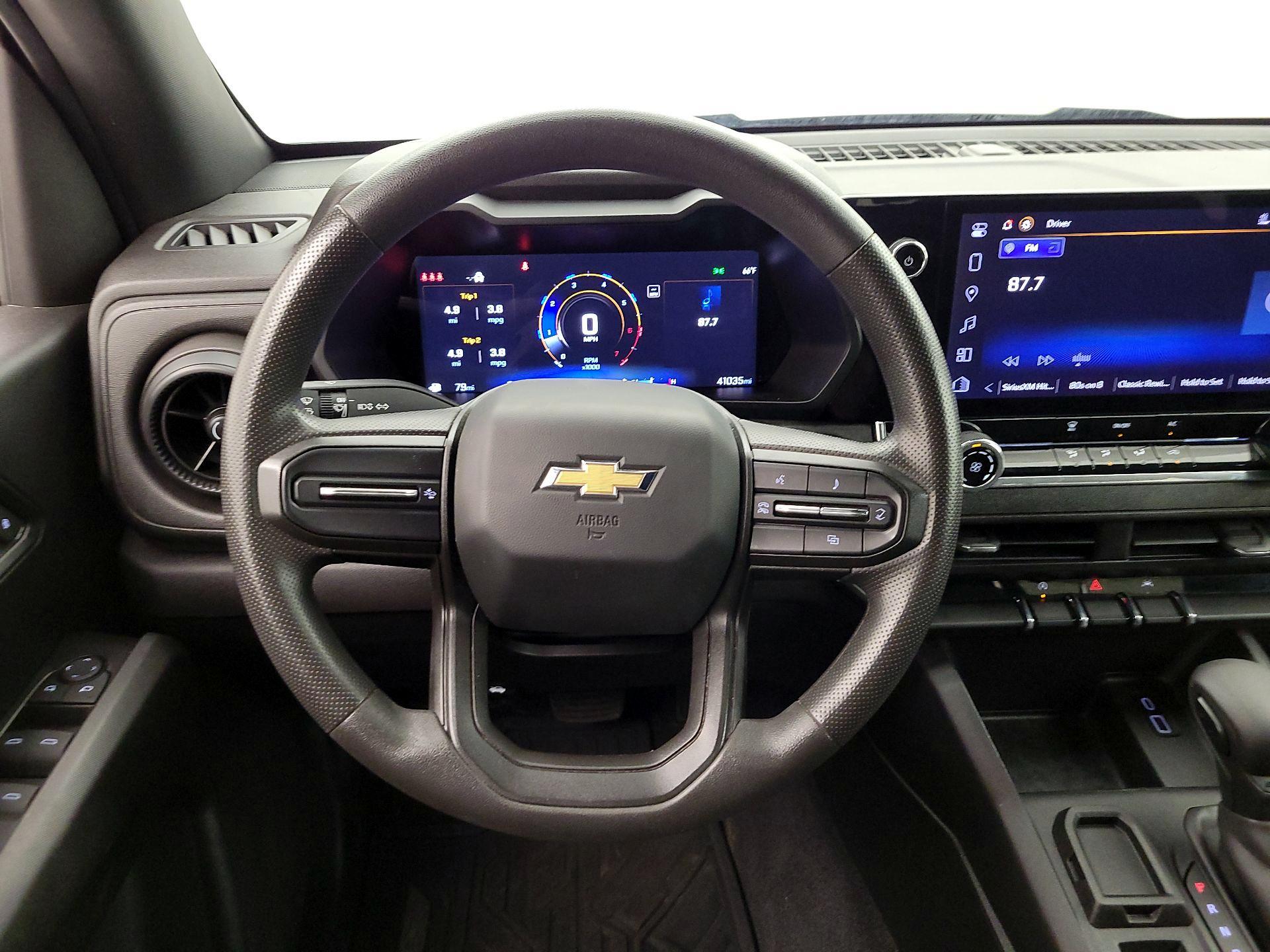 Thumbnail: 2024 Chevrolet Colorado - 10