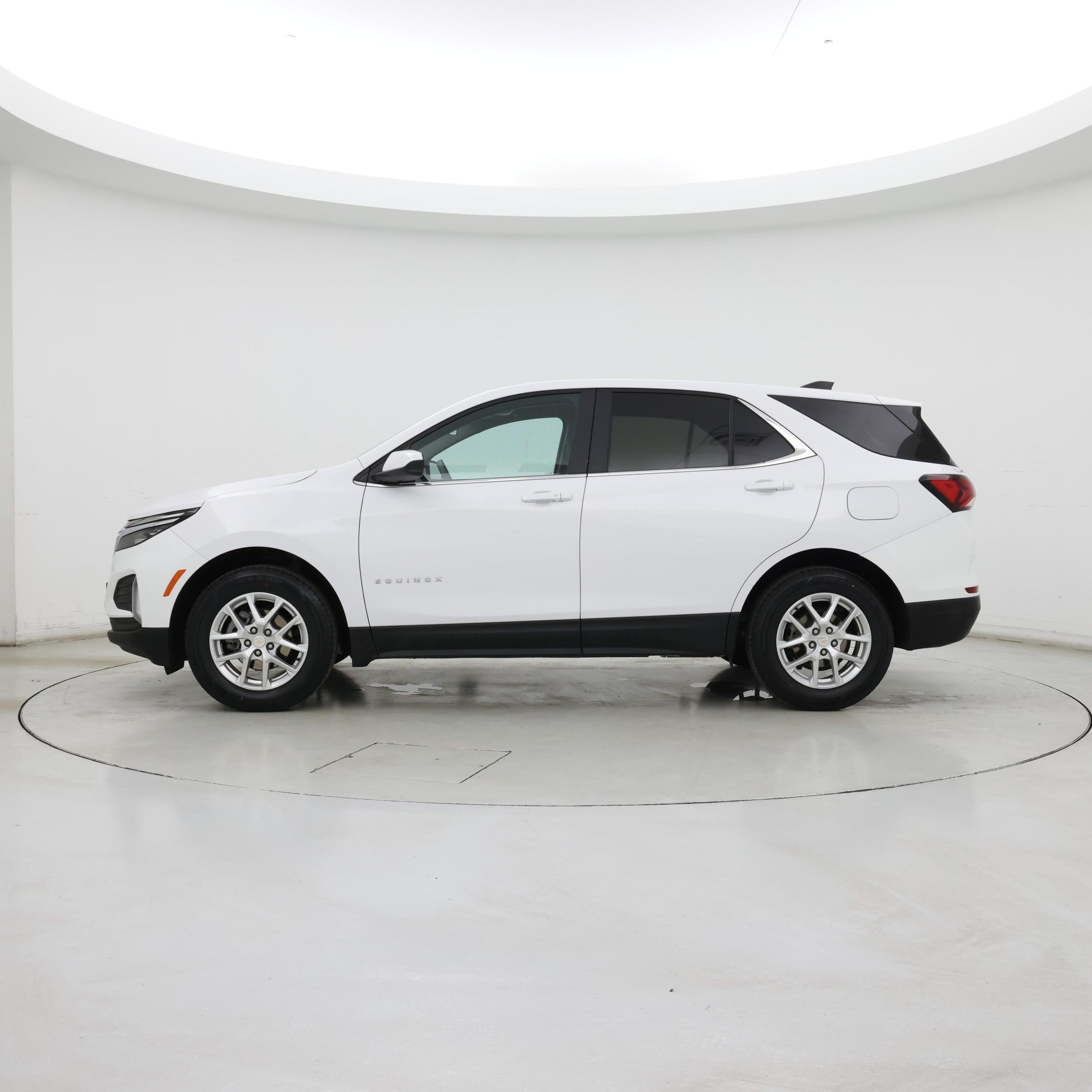 Thumbnail: 2022 Chevrolet Equinox - 3