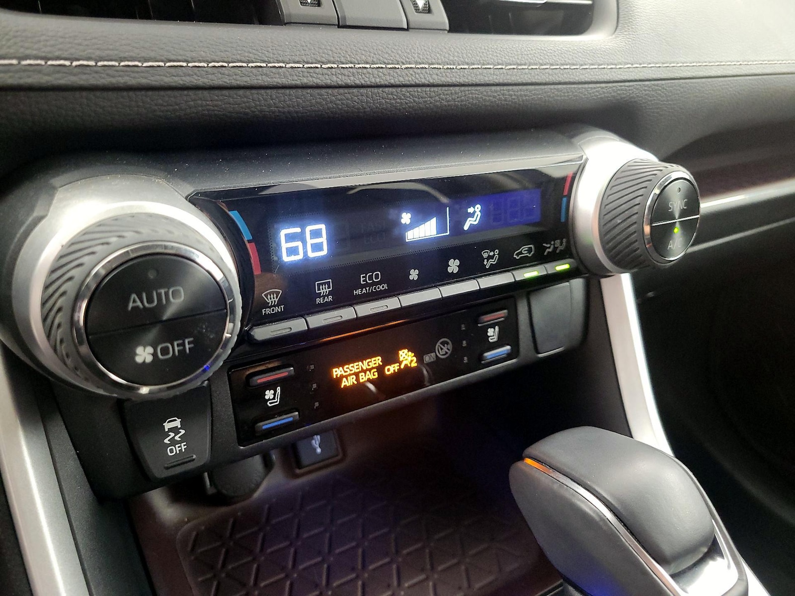 2022 Toyota RAV4 Limited - Photo 17