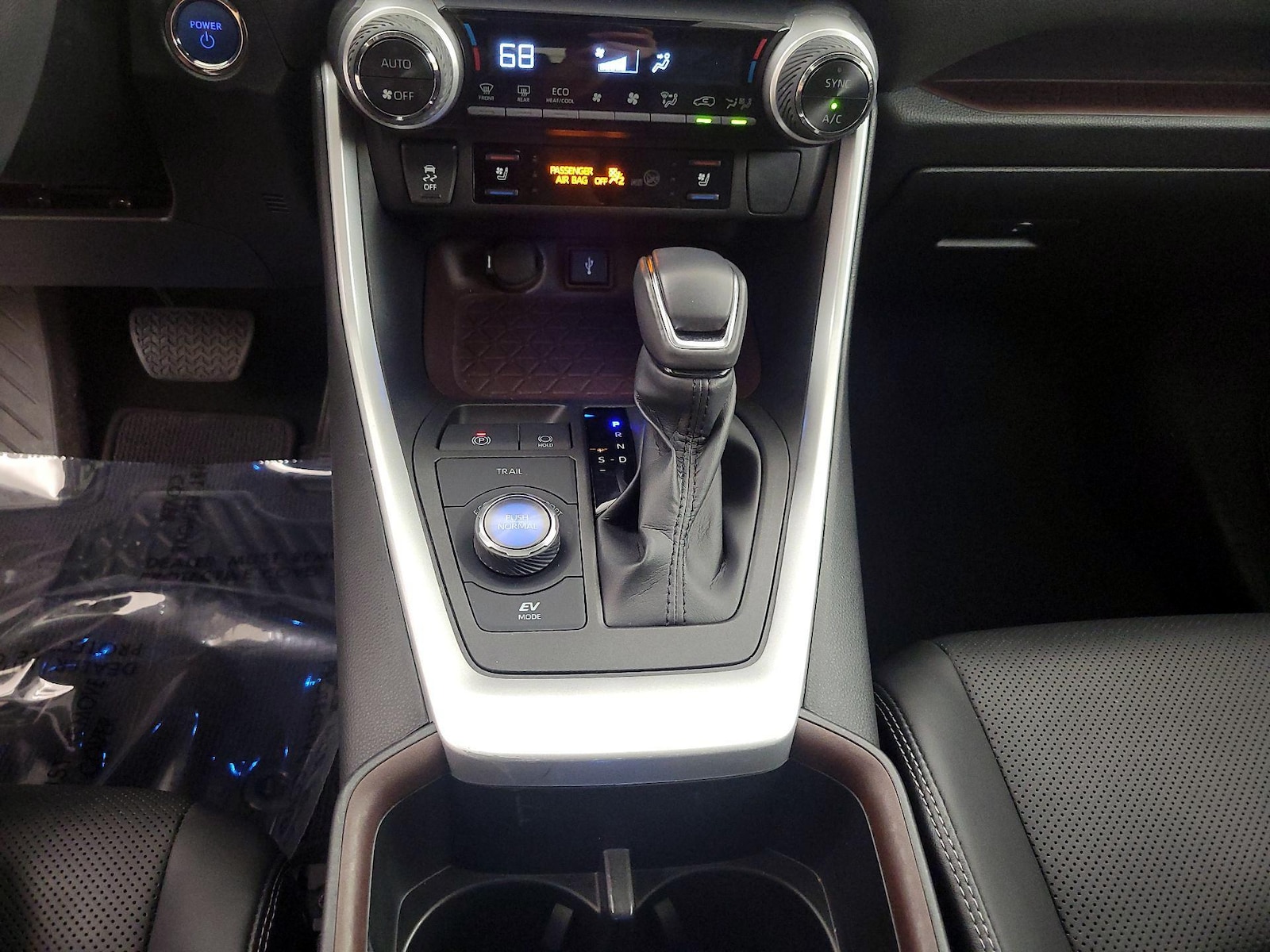 2022 Toyota RAV4 Limited - Photo 18