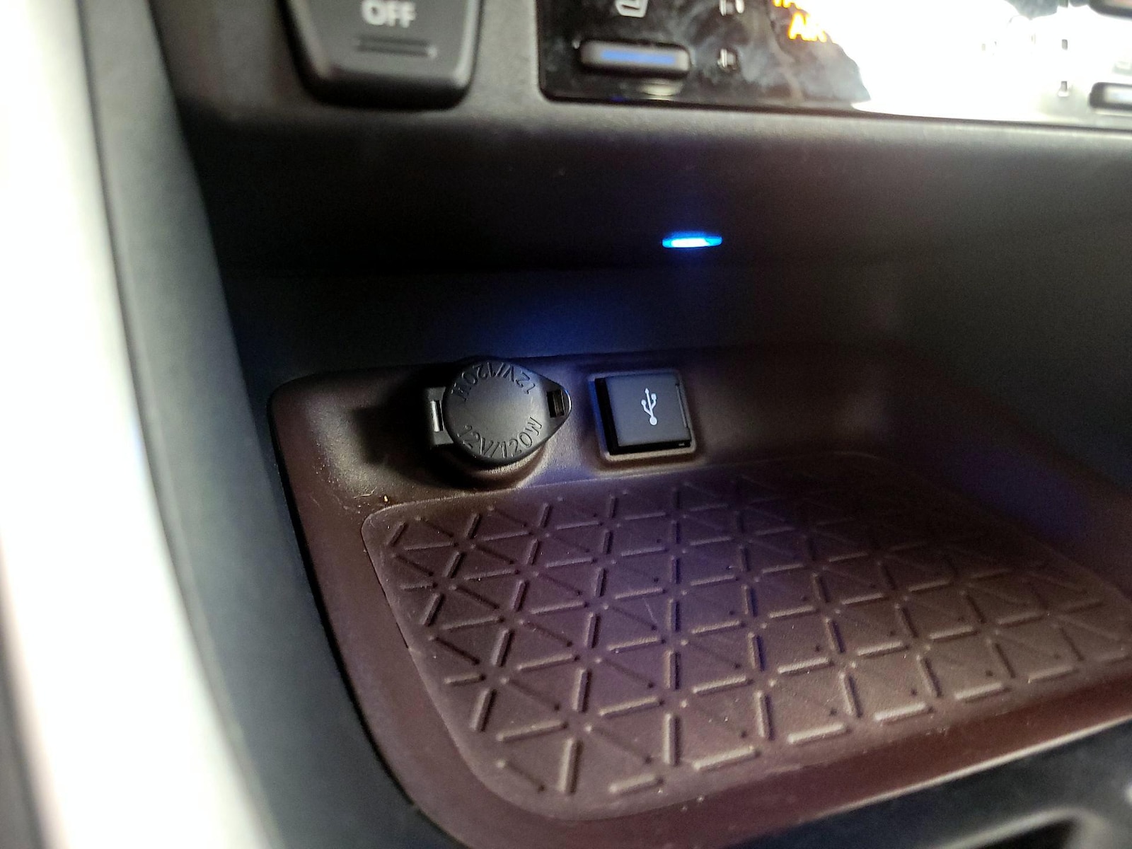 2022 Toyota RAV4 Limited - Photo 19