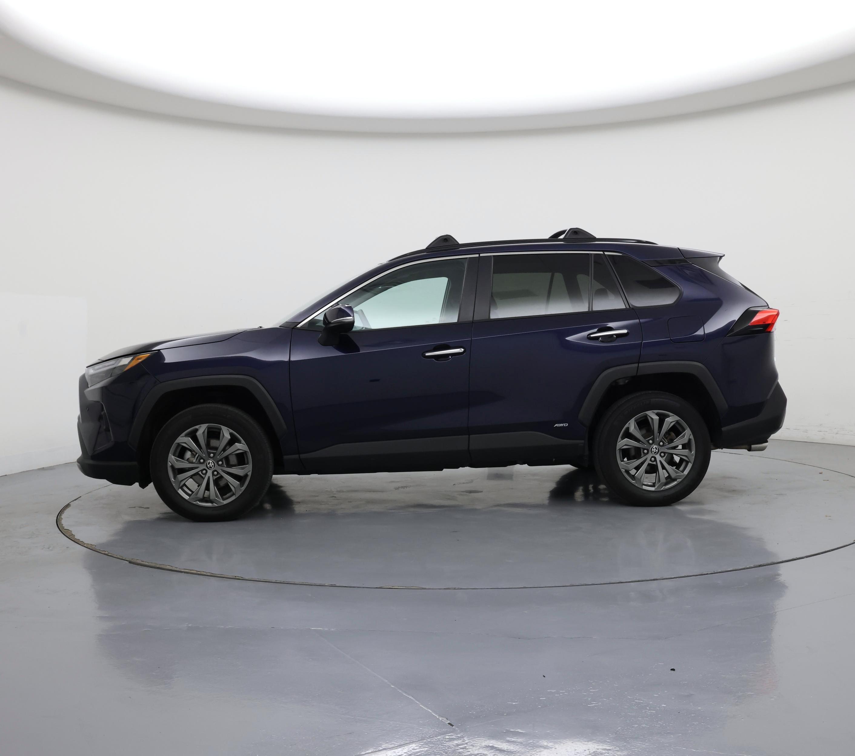 Thumbnail: 2022 Toyota RAV4 - 3