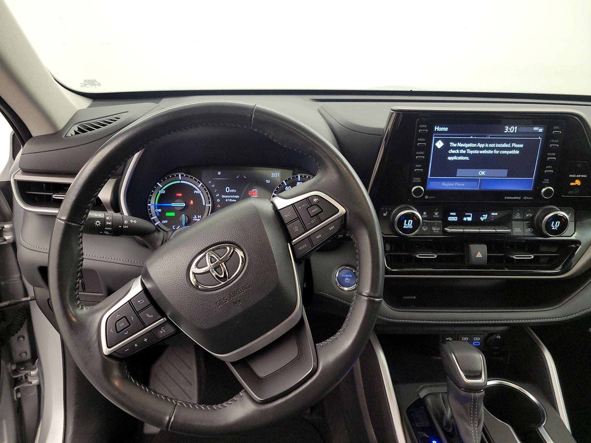 Thumbnail: 2022 Toyota Highlander - 10