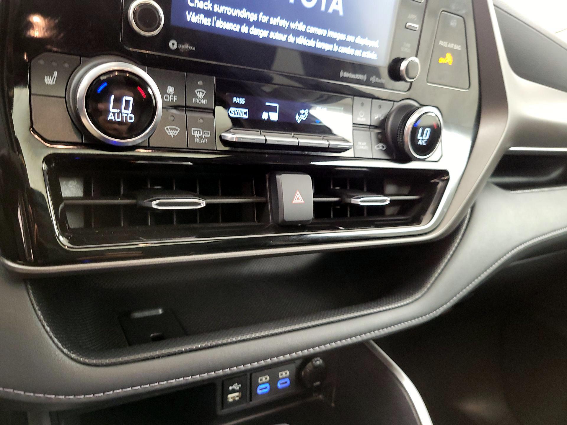 Thumbnail: 2022 Toyota Highlander - 16