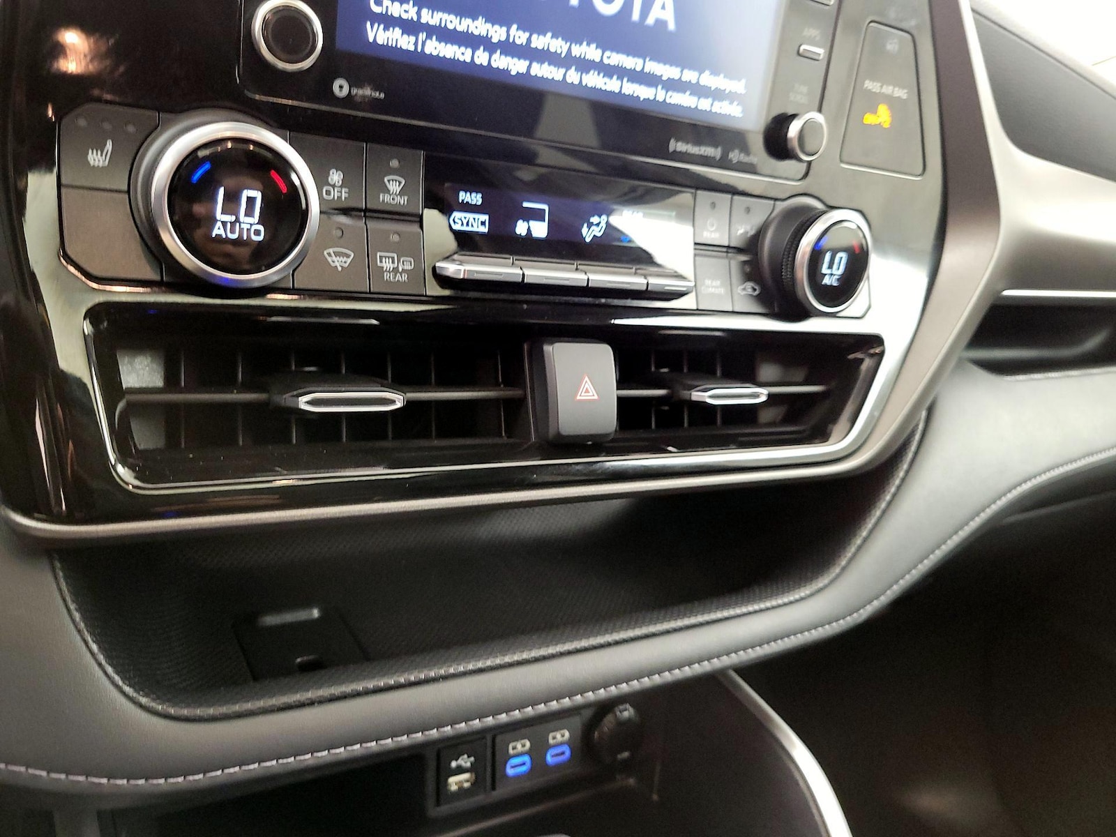 2022 Toyota Highlander XLE - Photo 17