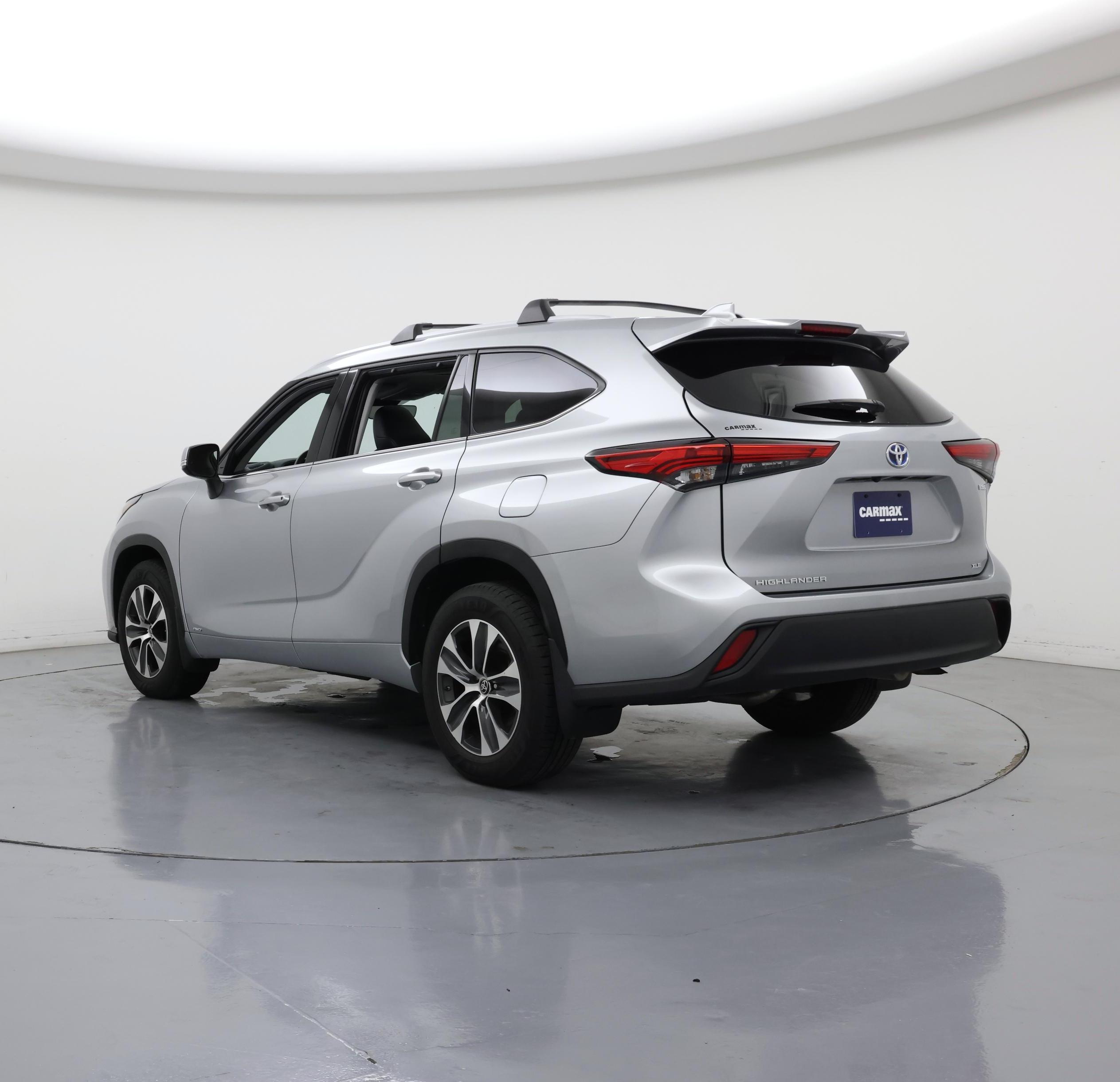Thumbnail: 2022 Toyota Highlander - 2