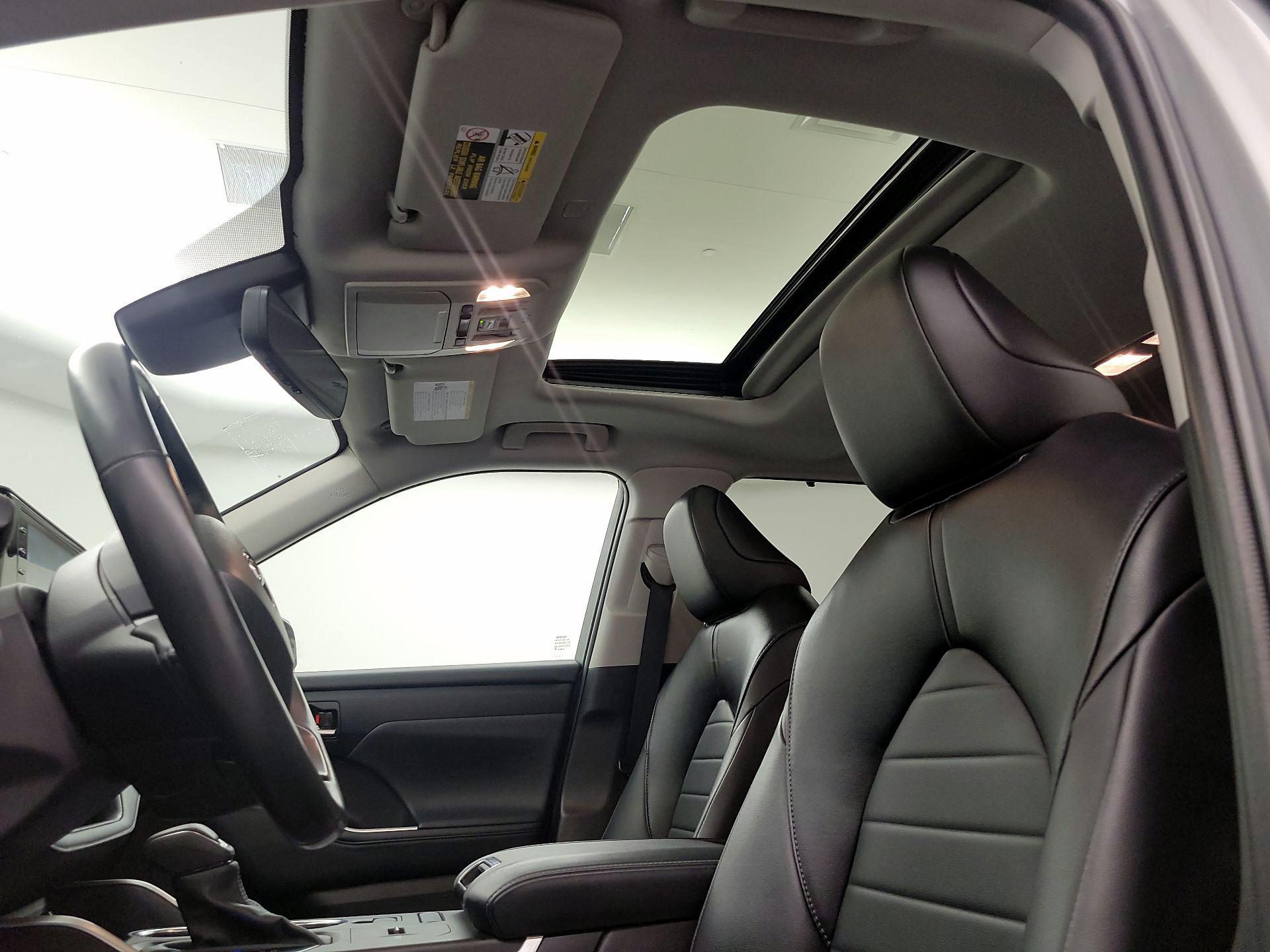 Thumbnail: 2022 Toyota Highlander - 19