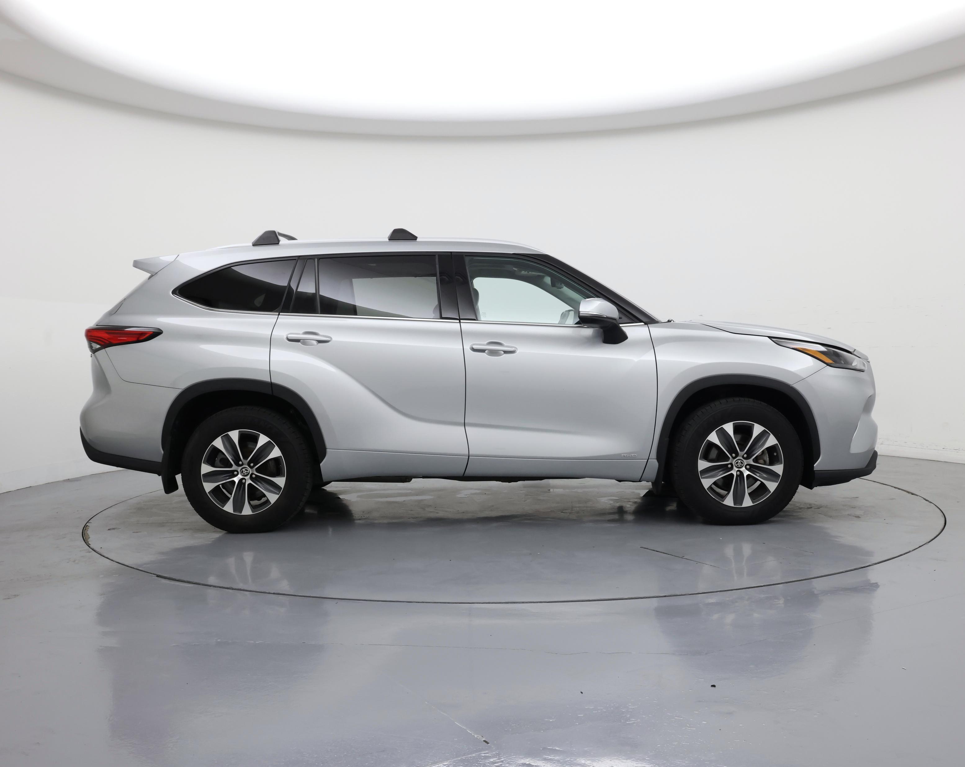 Thumbnail: 2022 Toyota Highlander - 7