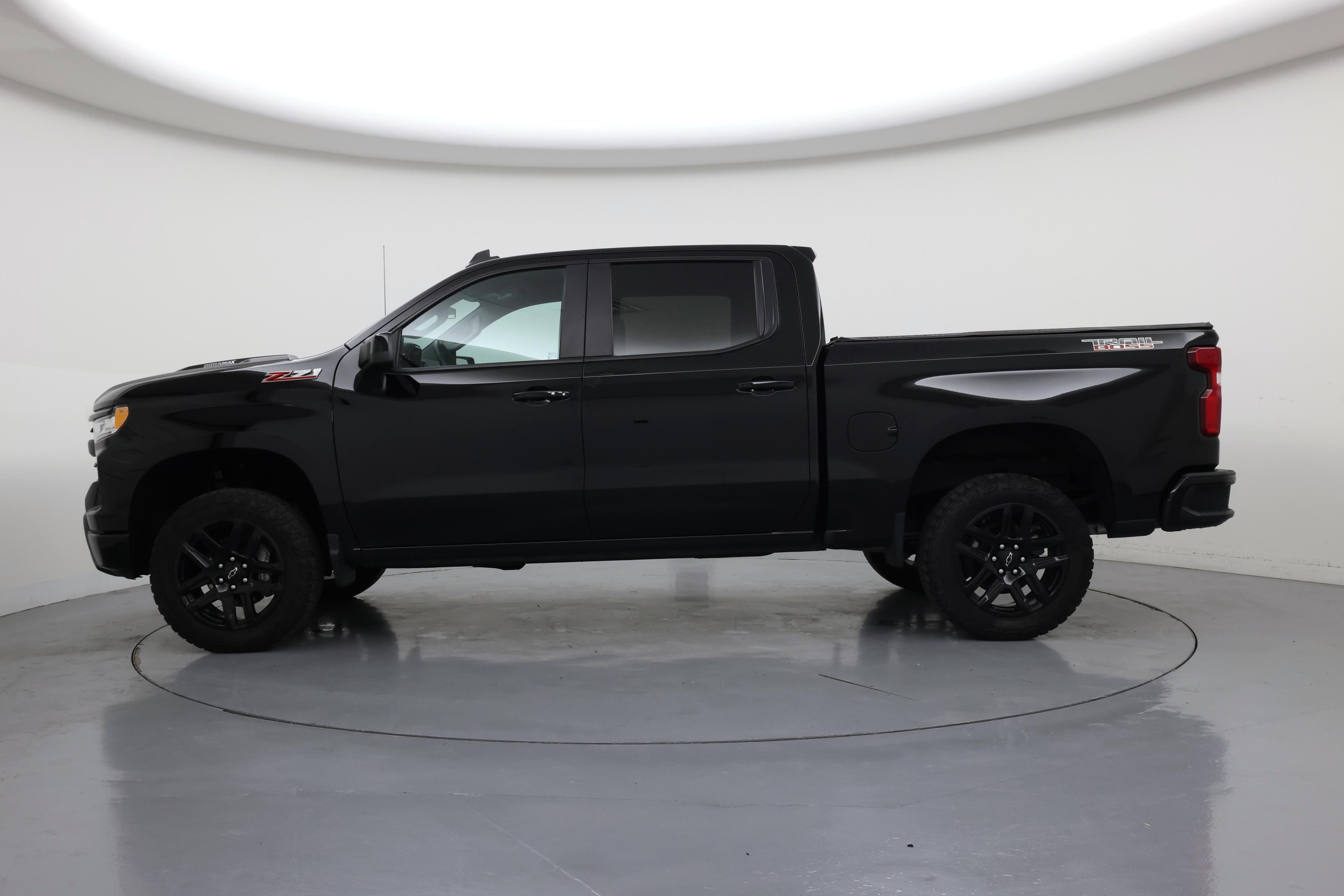 Thumbnail: 2023 Chevrolet Silverado 1500 - 3