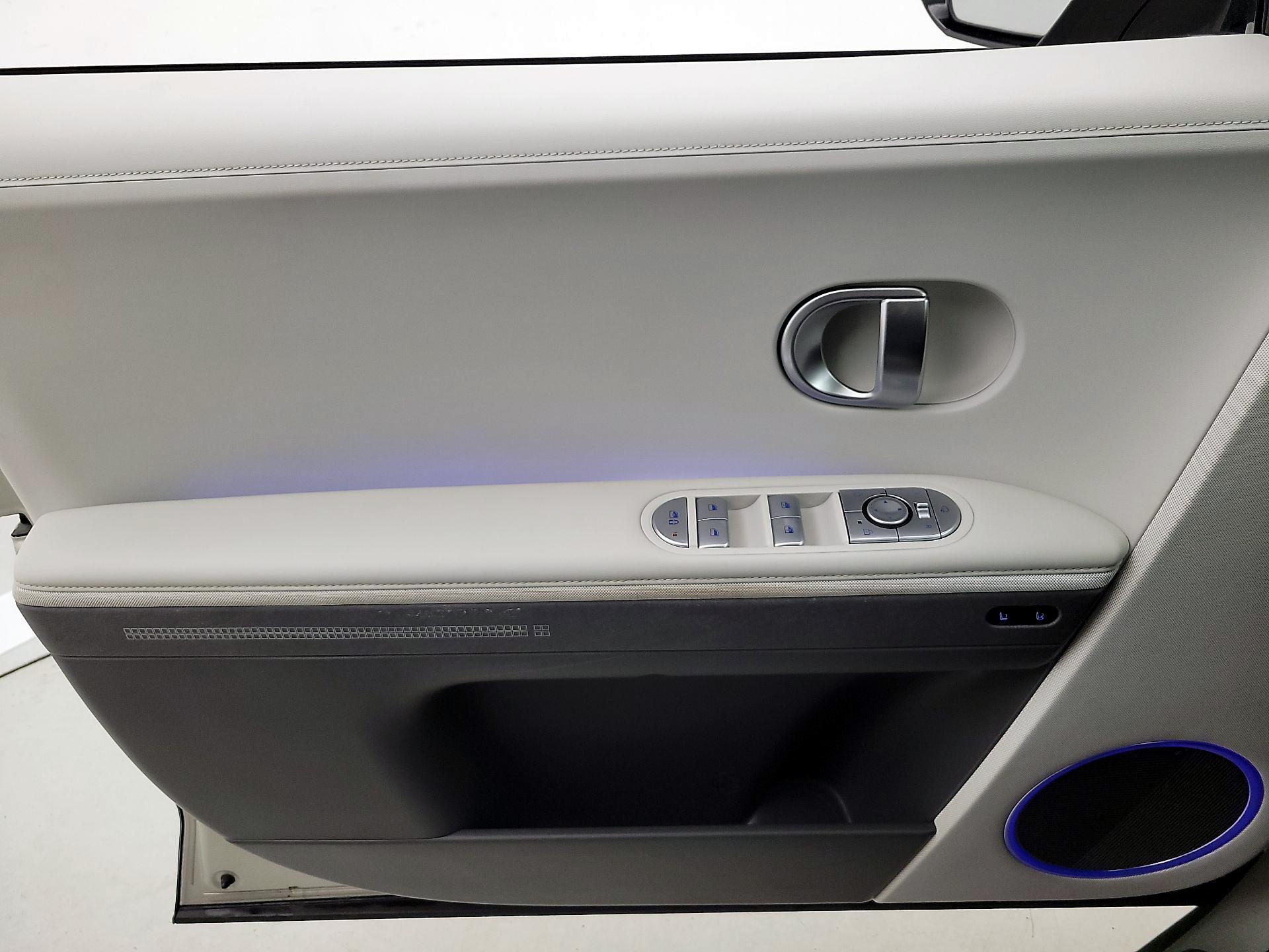 Thumbnail: 2023 Hyundai Ioniq 5 - 12