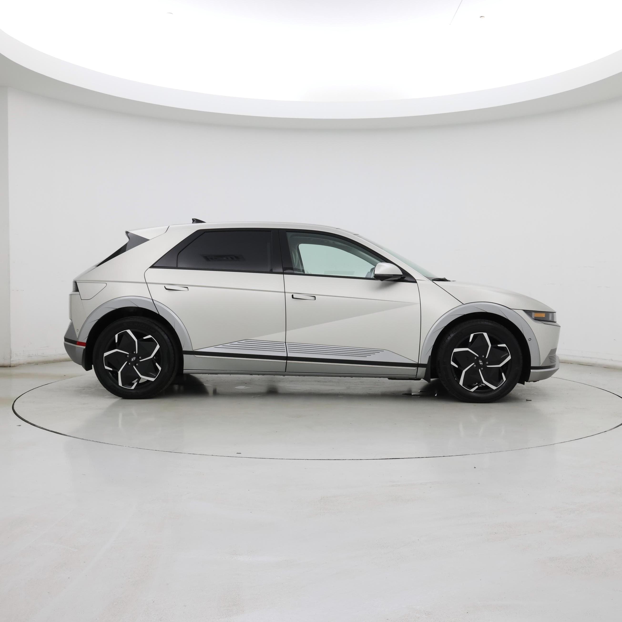 Thumbnail: 2023 Hyundai Ioniq 5 - 7