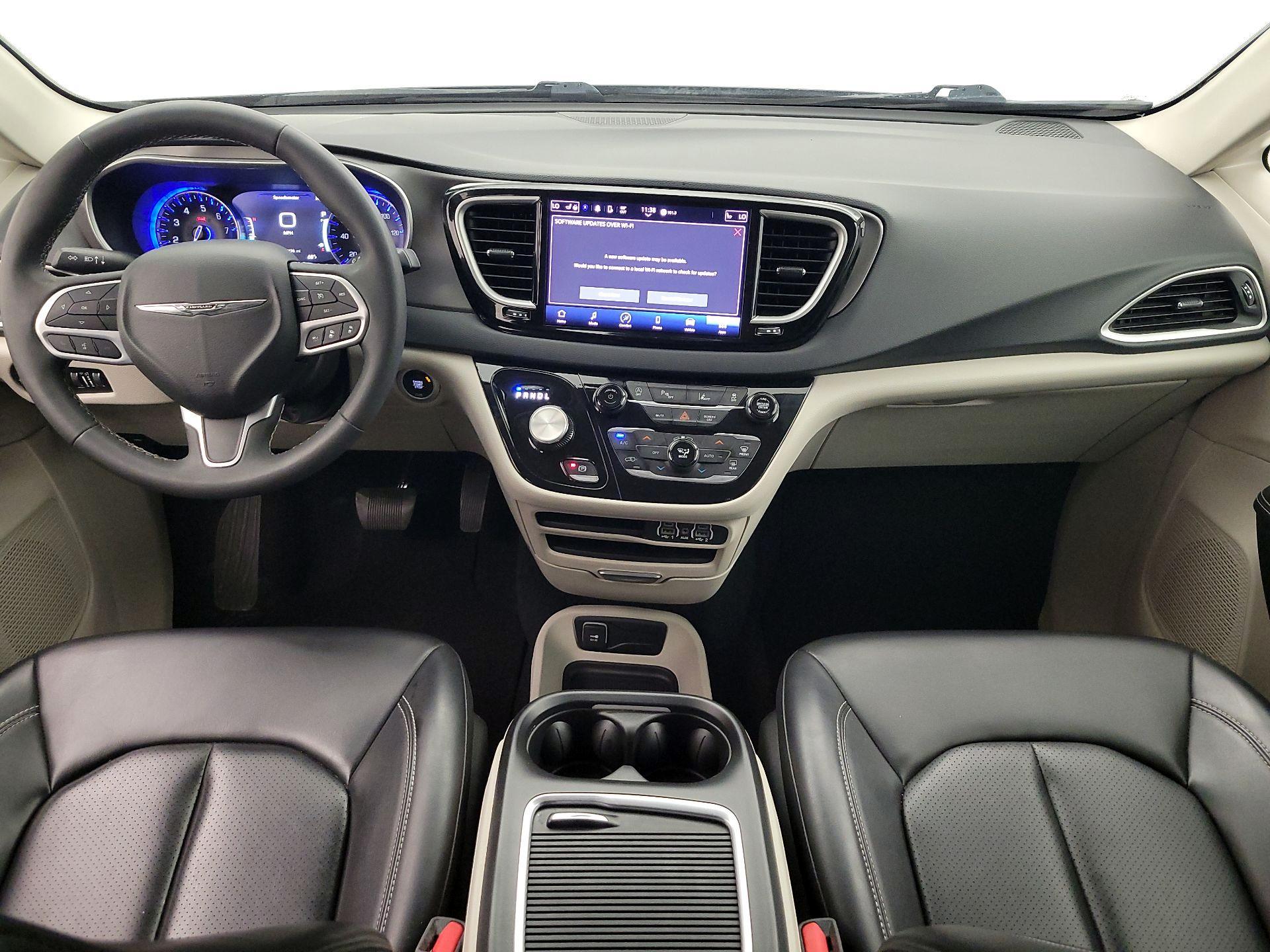 Thumbnail: 2023 Chrysler Pacifica - 9