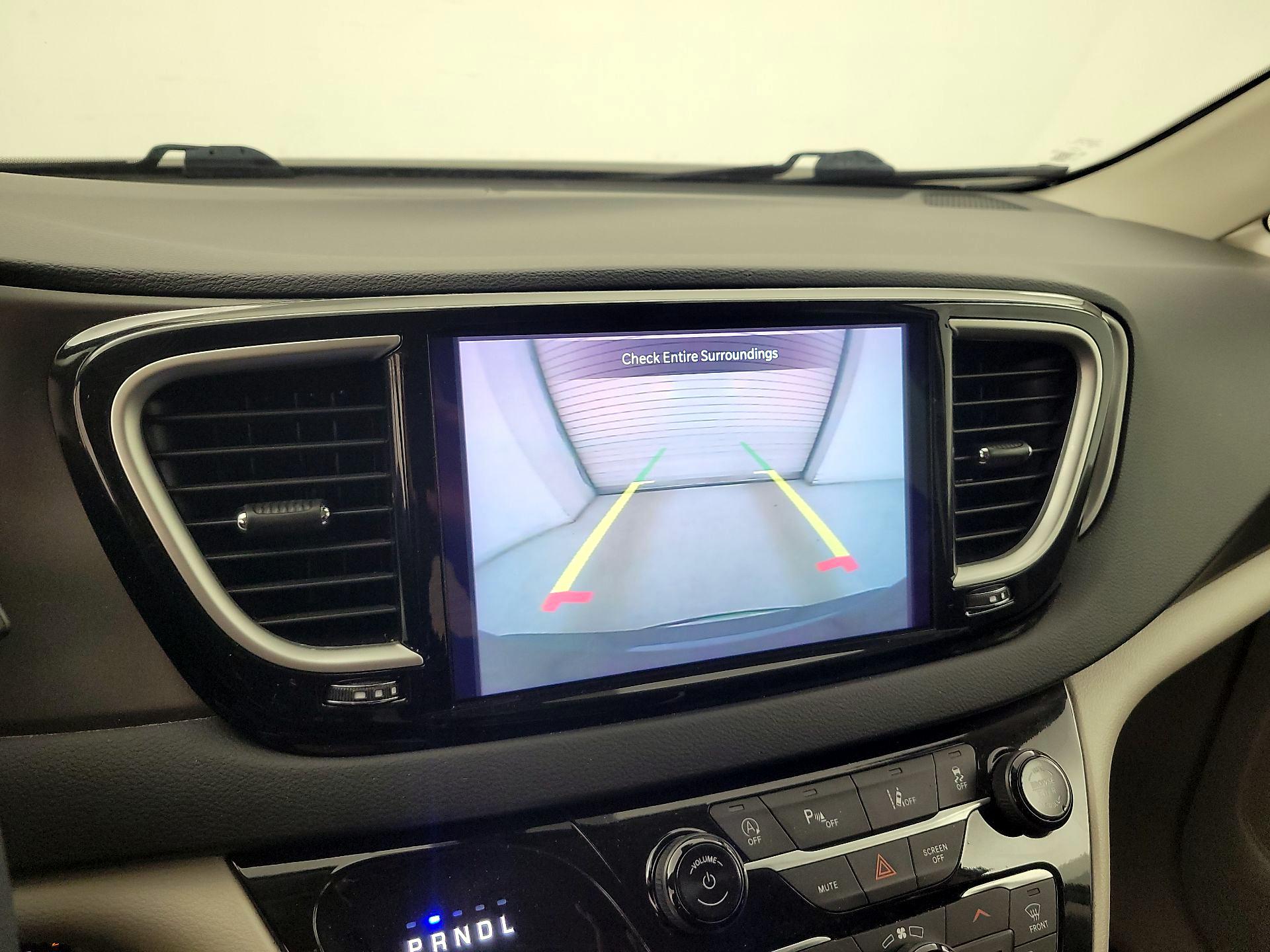 Thumbnail: 2023 Chrysler Pacifica - 14