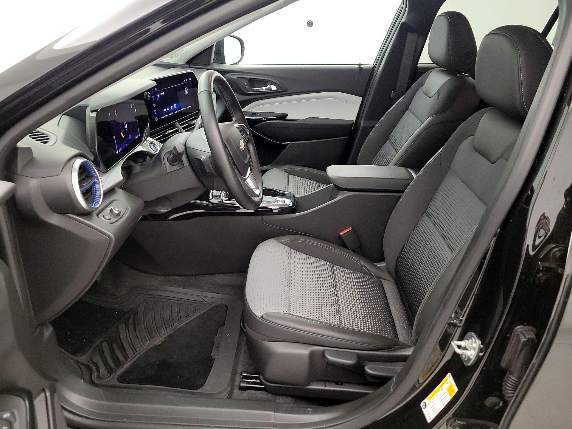 Thumbnail: 2024 Chevrolet Trax - 11