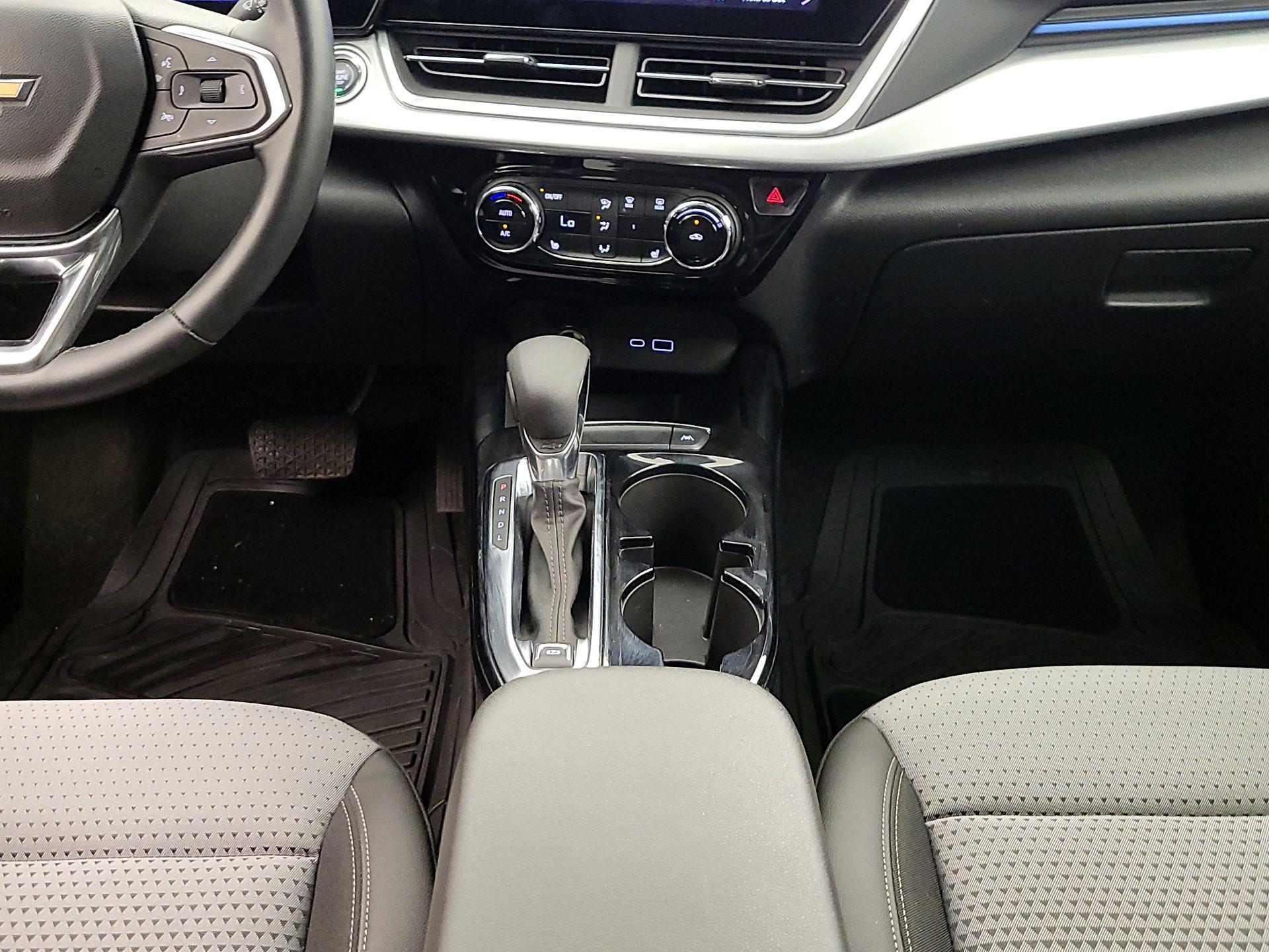 Thumbnail: 2024 Chevrolet Trax - 17