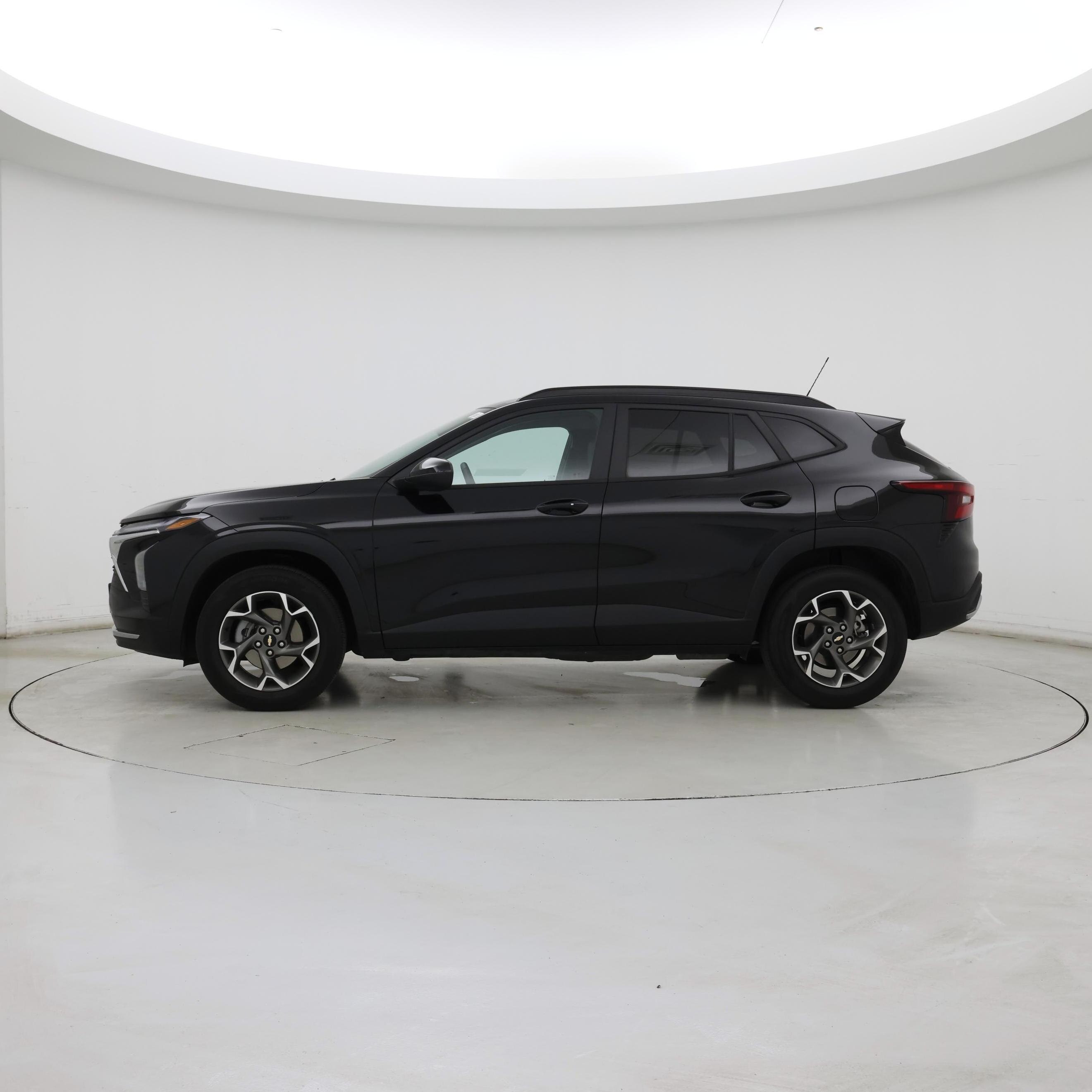Thumbnail: 2024 Chevrolet Trax - 3