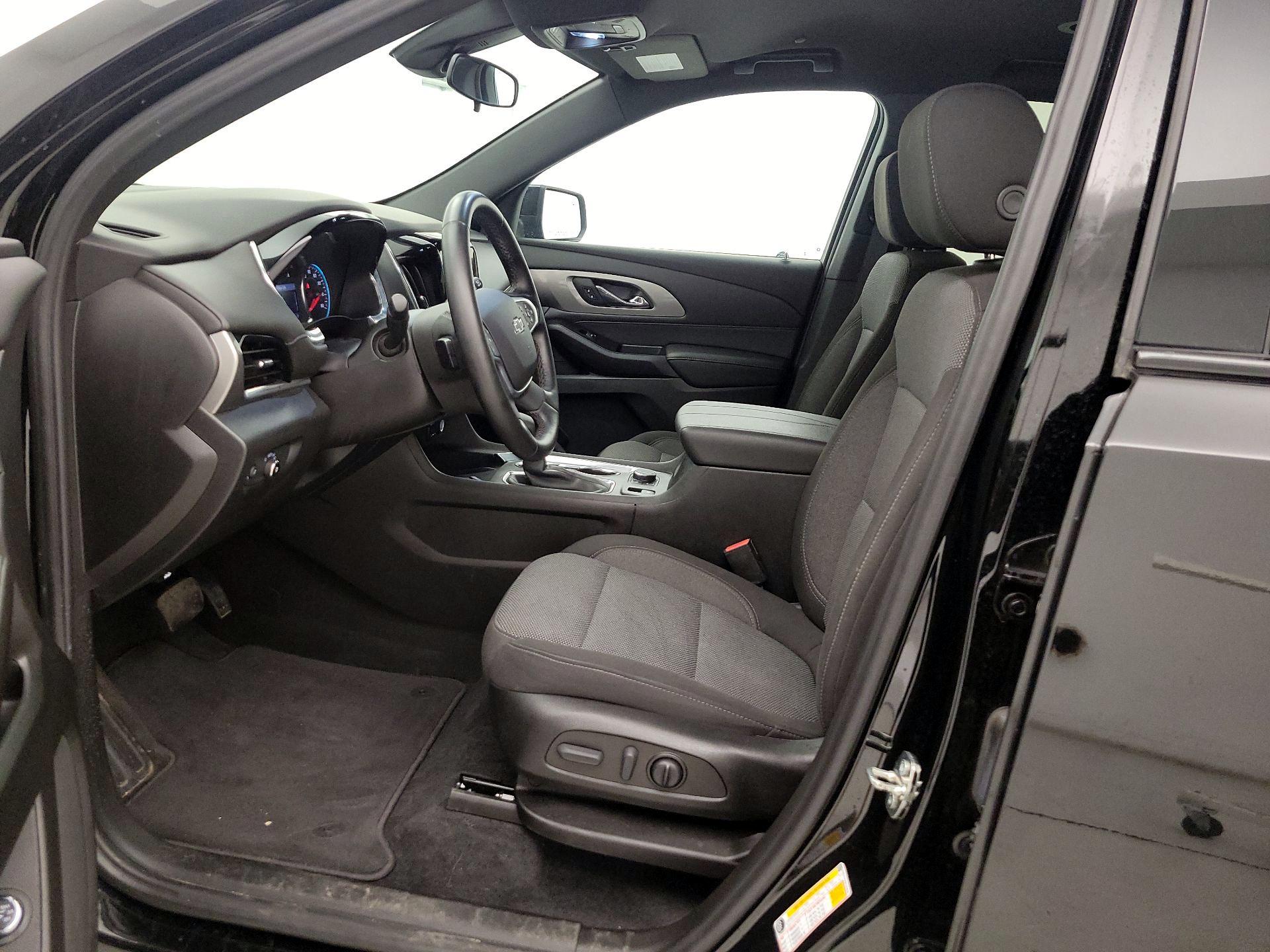 Thumbnail: 2023 Chevrolet Traverse - 11