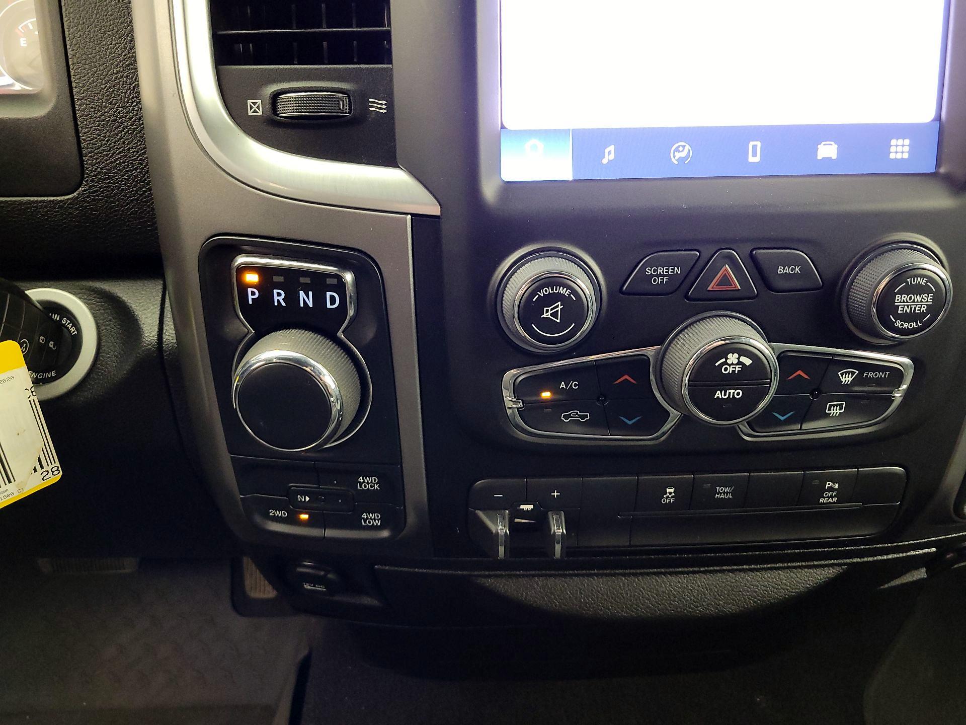 Thumbnail: 2022 RAM 1500 Classic - 17