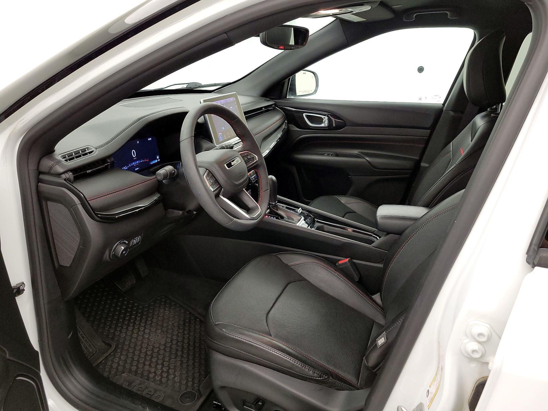 Thumbnail: 2023 Jeep Compass - 11