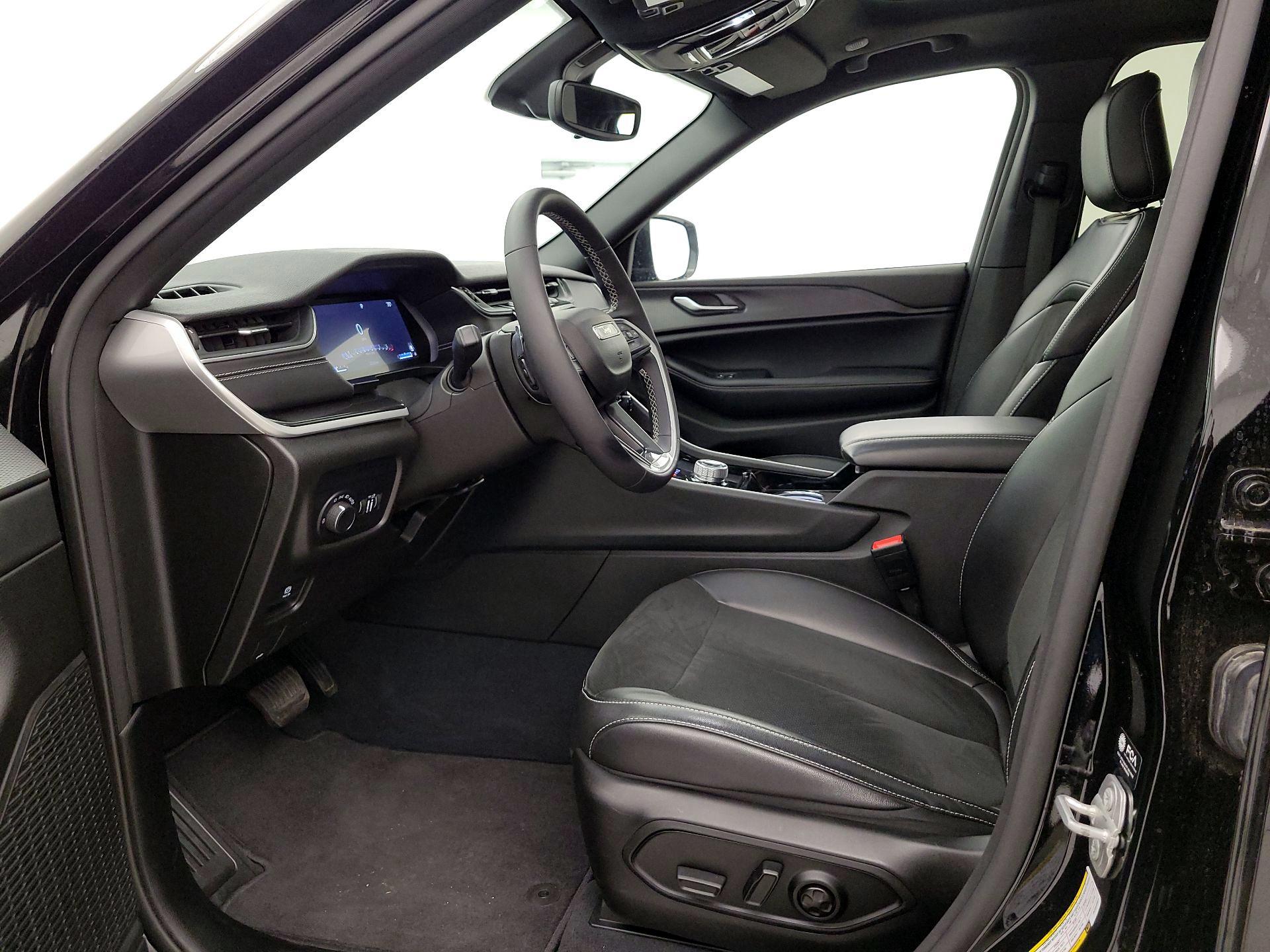 Thumbnail: 2023 Jeep Grand Cherokee - 11