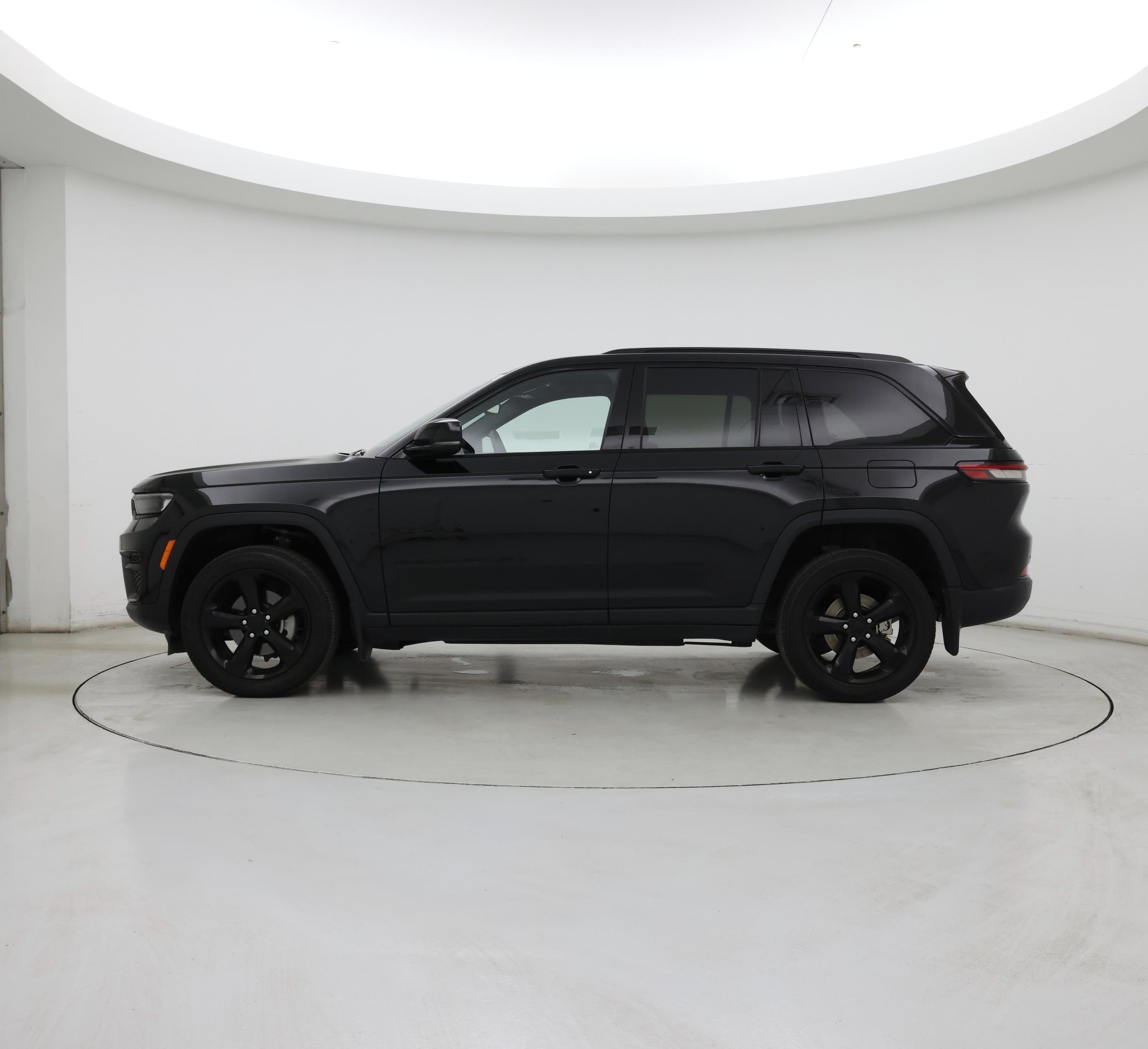 Thumbnail: 2023 Jeep Grand Cherokee - 3