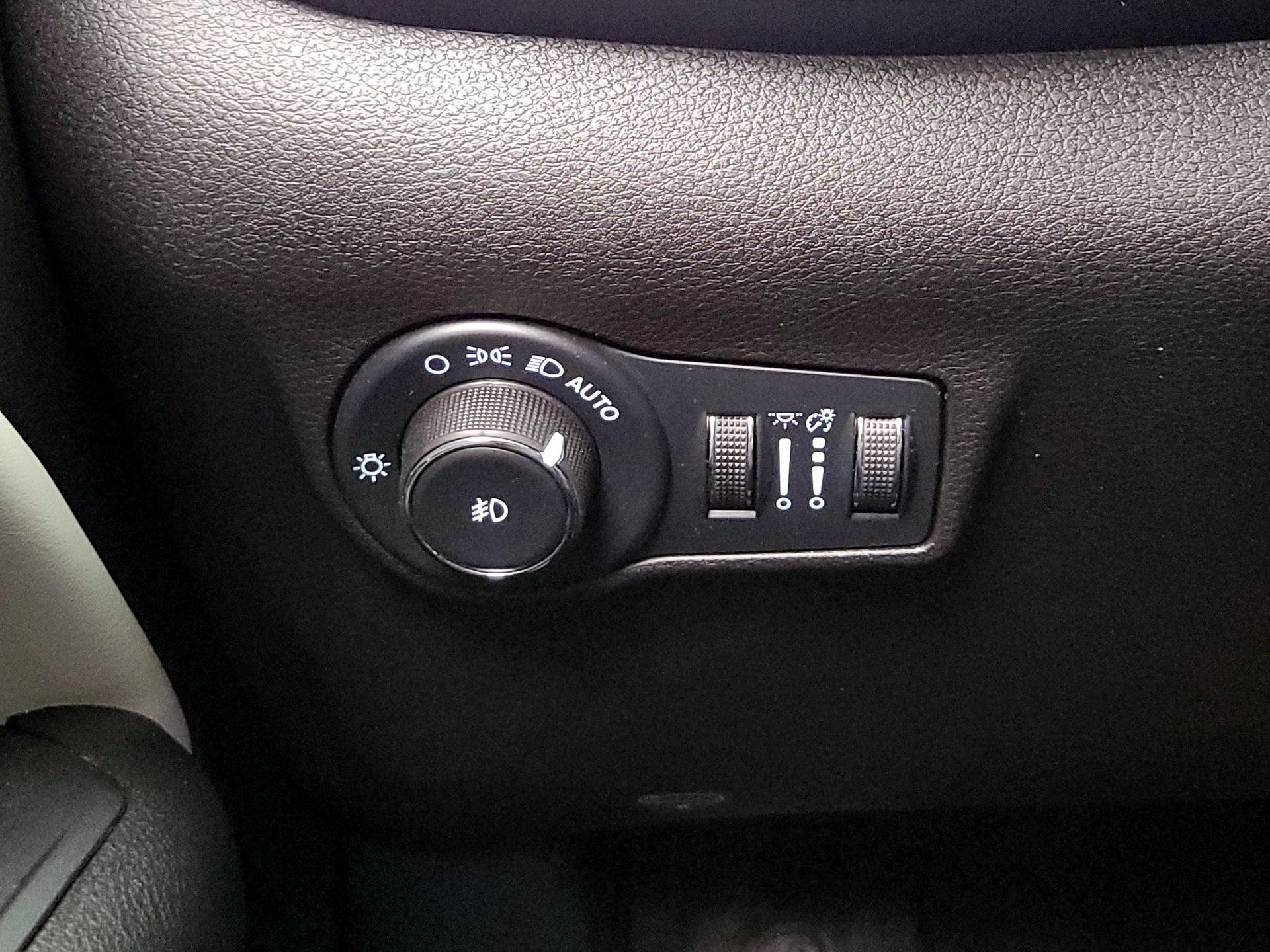 Thumbnail: 2023 Jeep Compass - 13