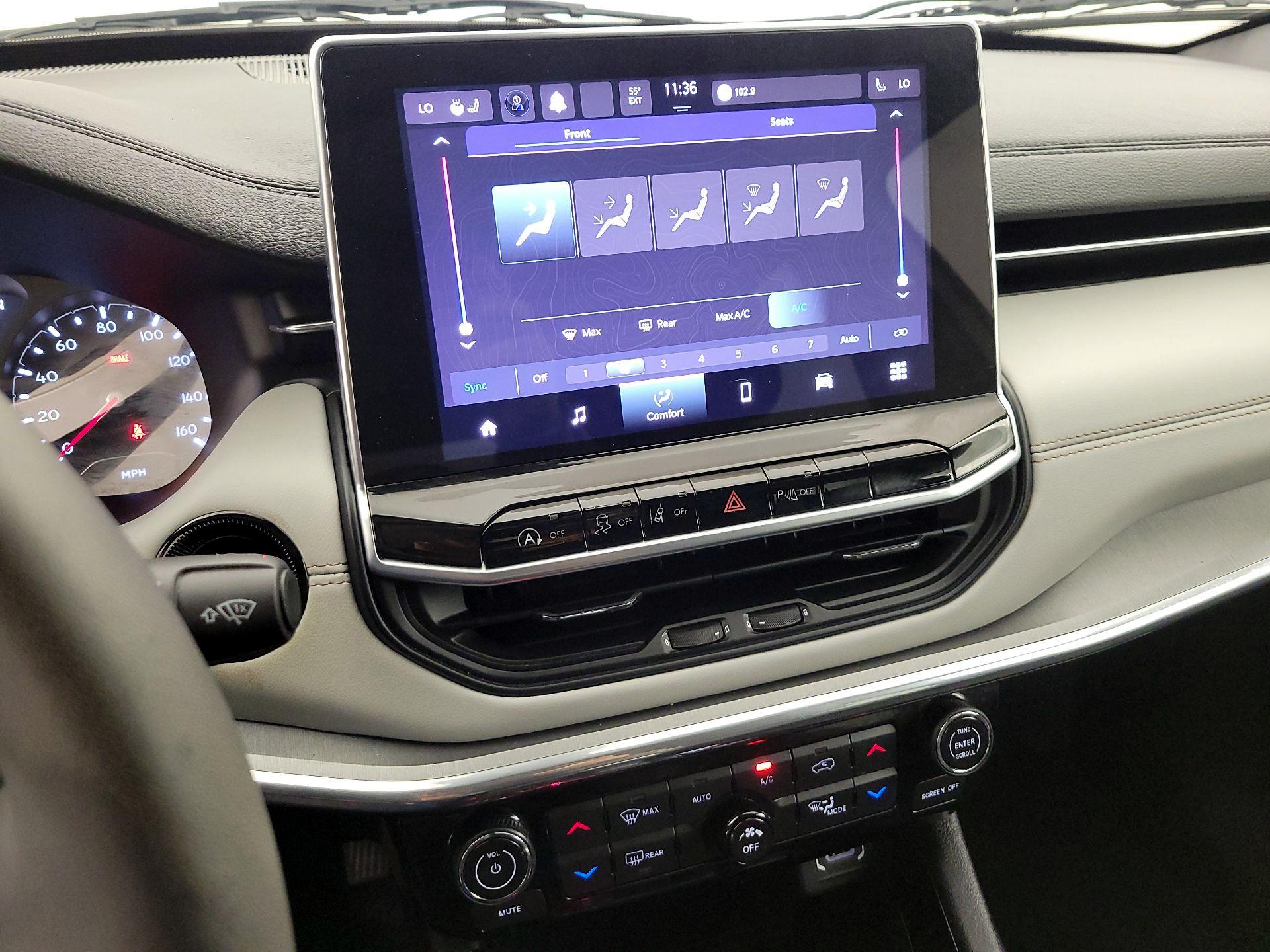 Thumbnail: 2023 Jeep Compass - 16
