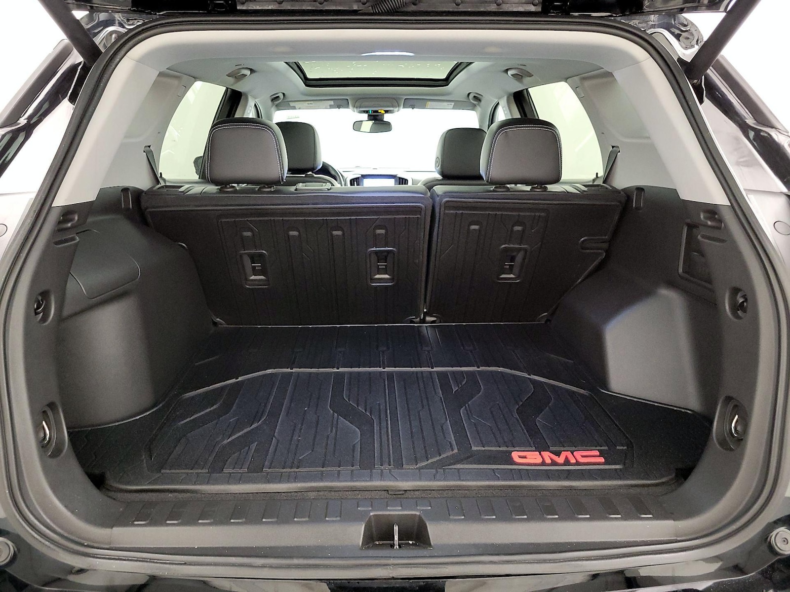 2023 GMC Terrain SLT - Photo 23