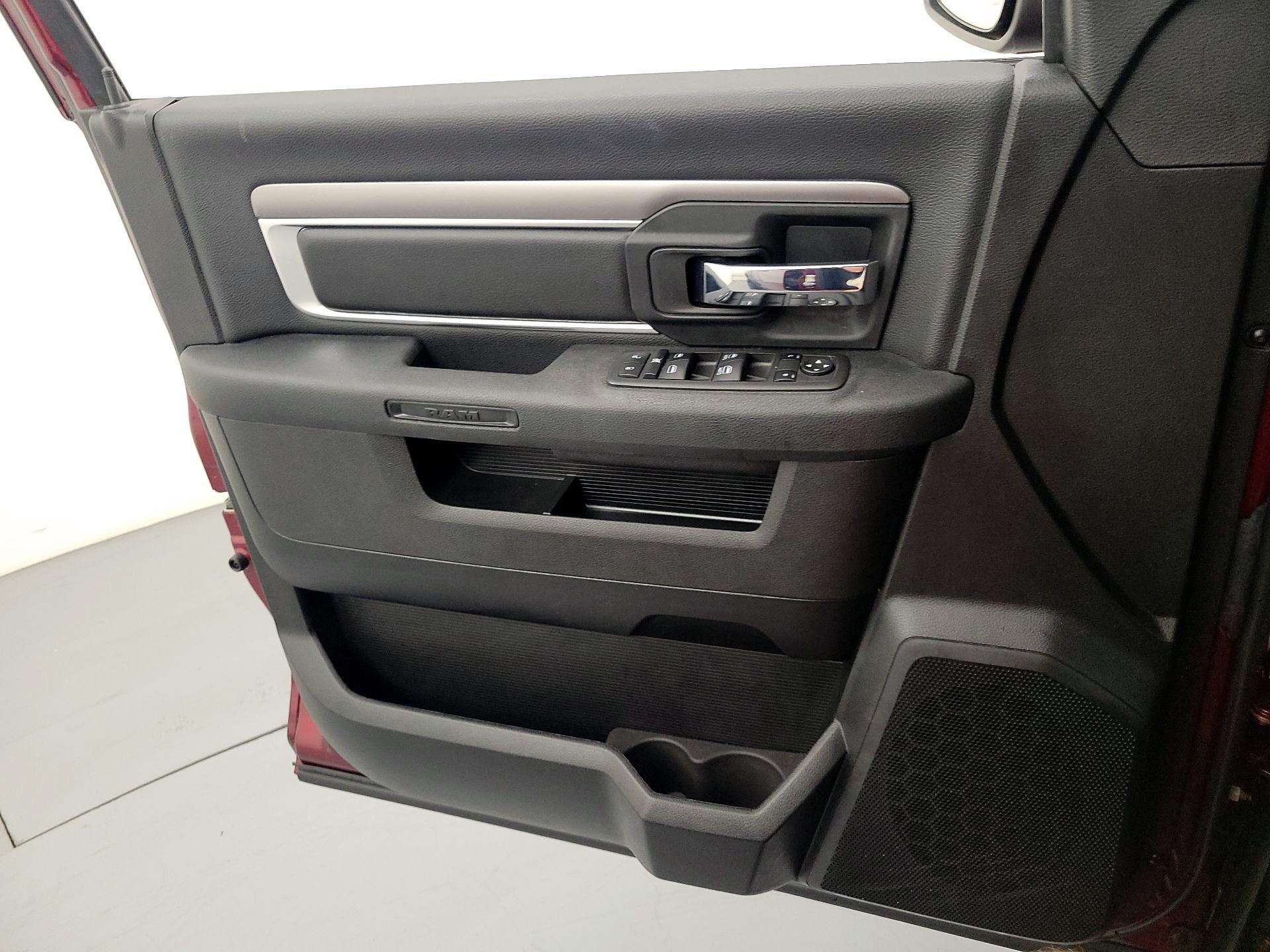 Thumbnail: 2022 RAM 1500 Classic - 12