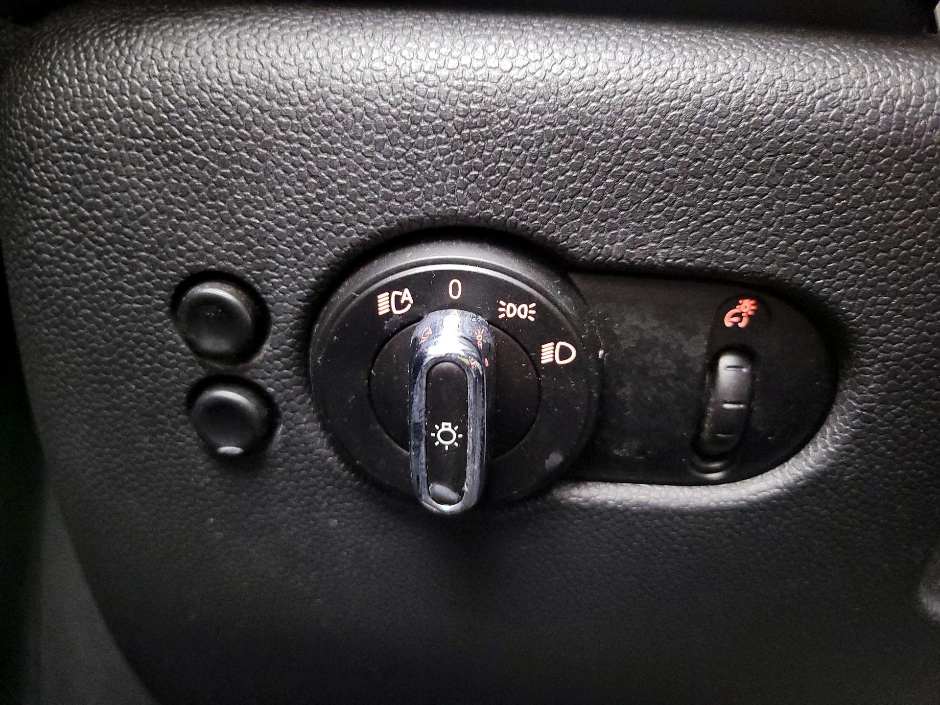 Thumbnail: 2019 MINI Cooper - 13