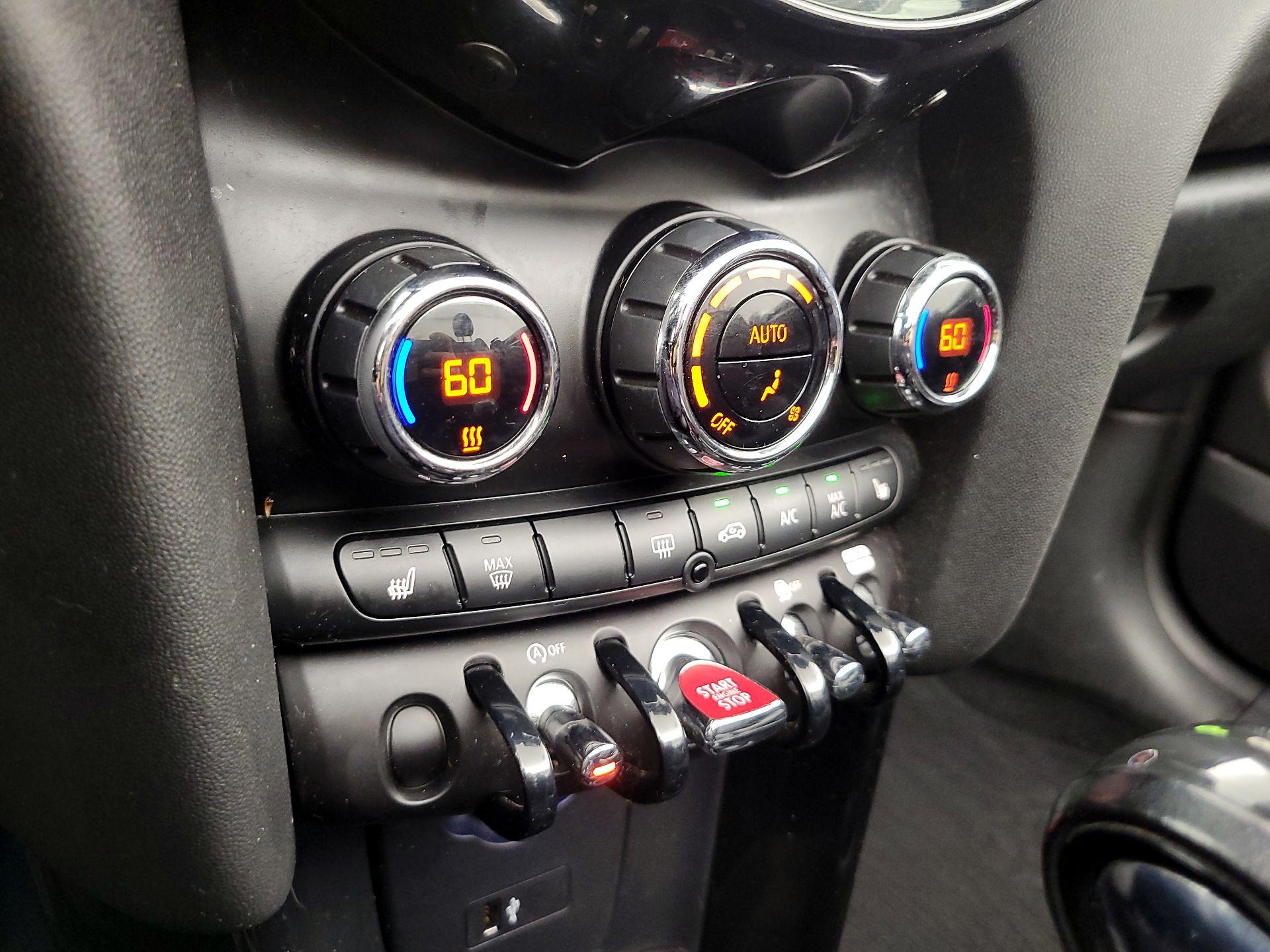 Thumbnail: 2019 MINI Cooper - 16