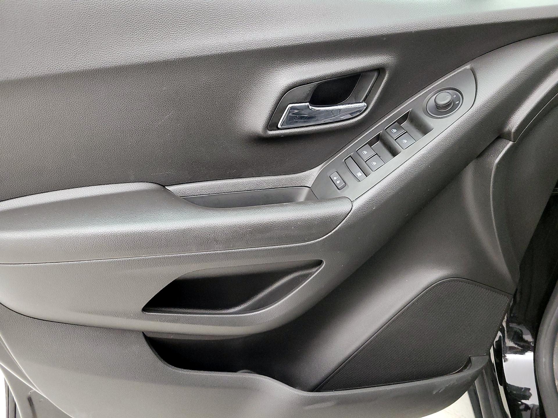Thumbnail: 2021 Chevrolet Trax - 12