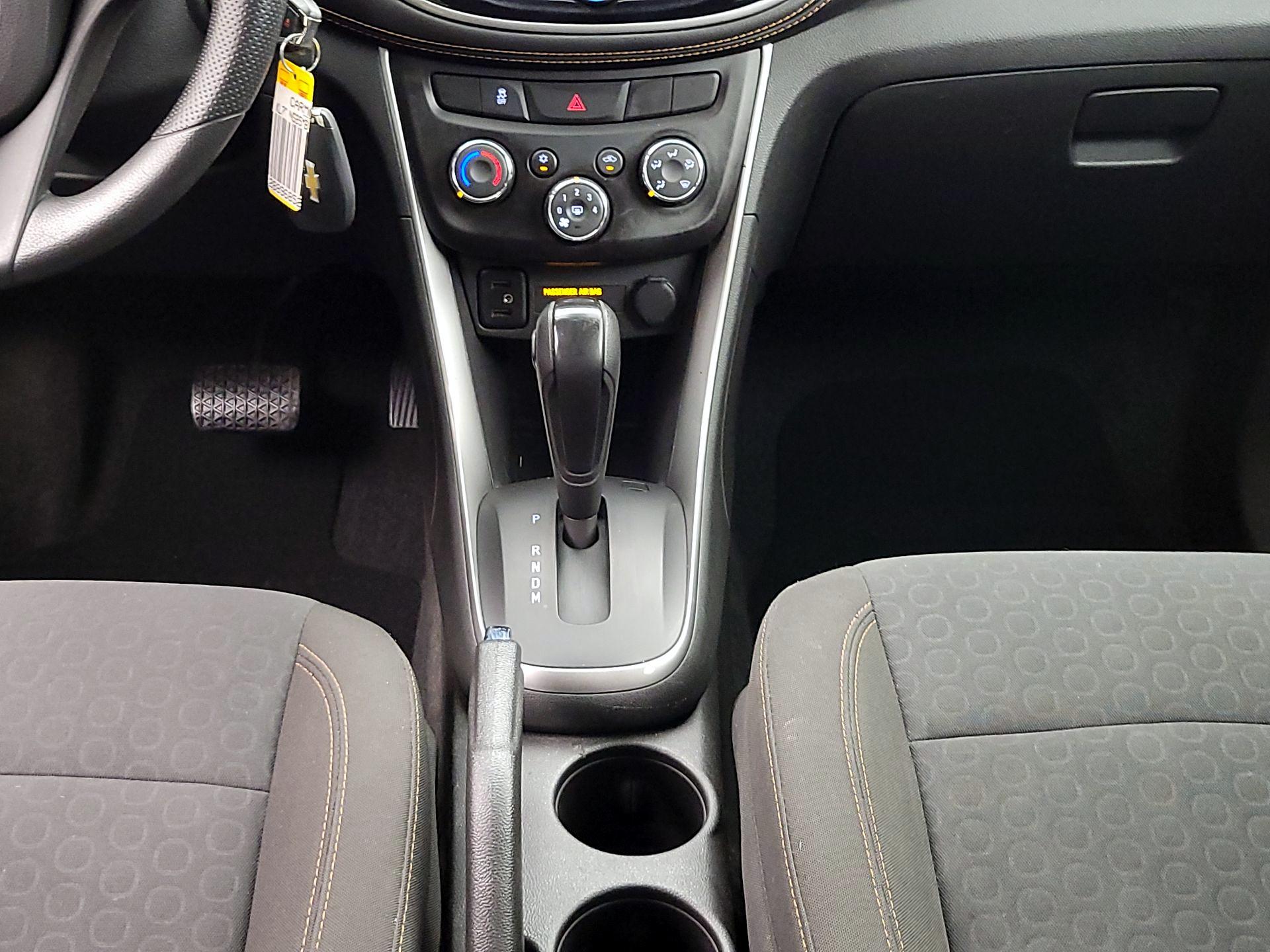 Thumbnail: 2021 Chevrolet Trax - 17