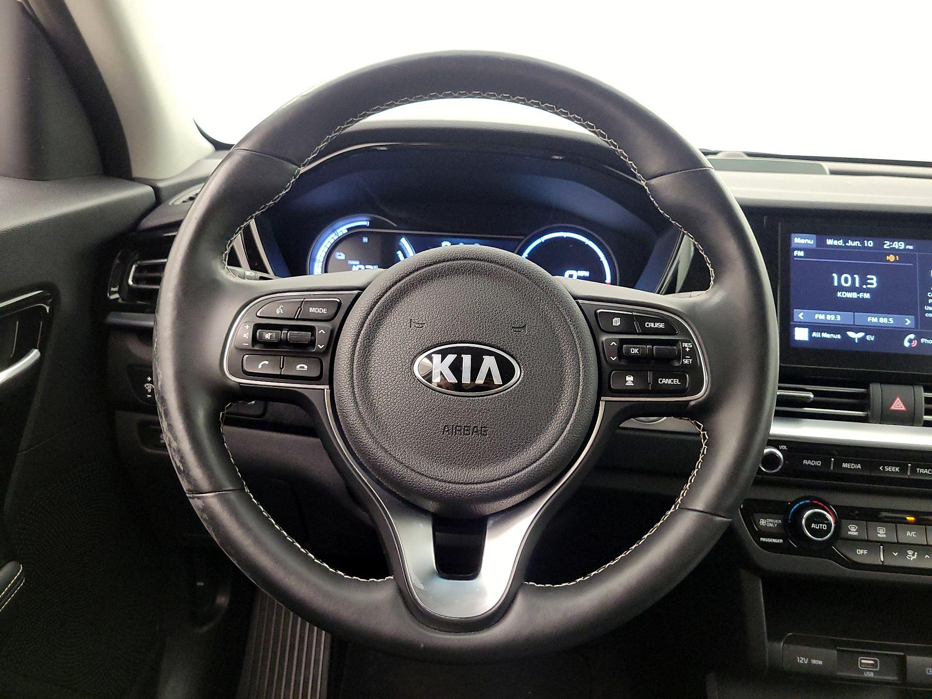 Thumbnail: 2020 Kia Niro - 10
