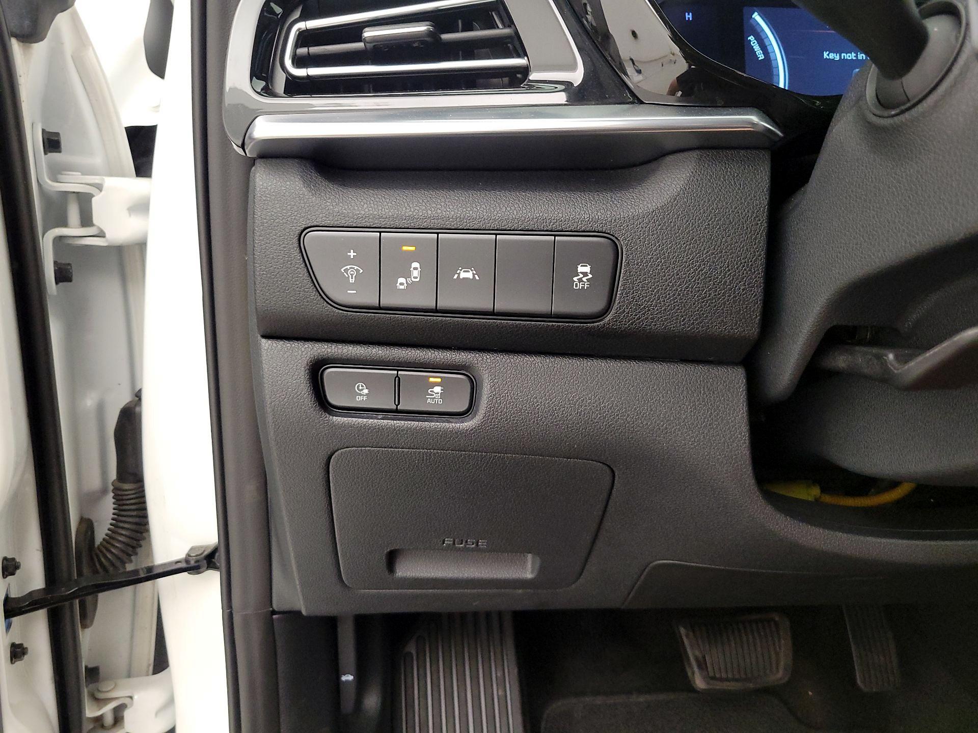 Thumbnail: 2020 Kia Niro - 13