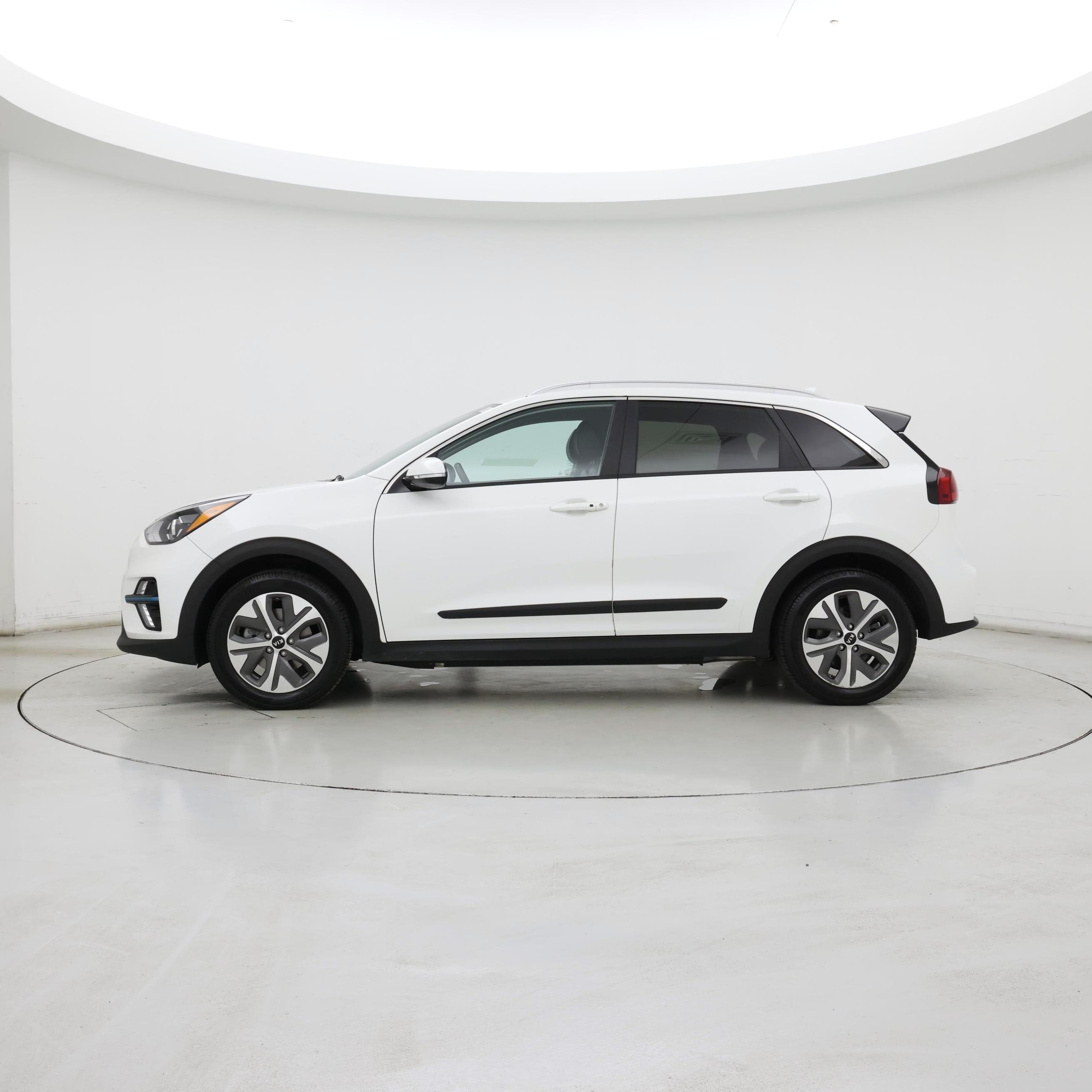 Thumbnail: 2020 Kia Niro - 3