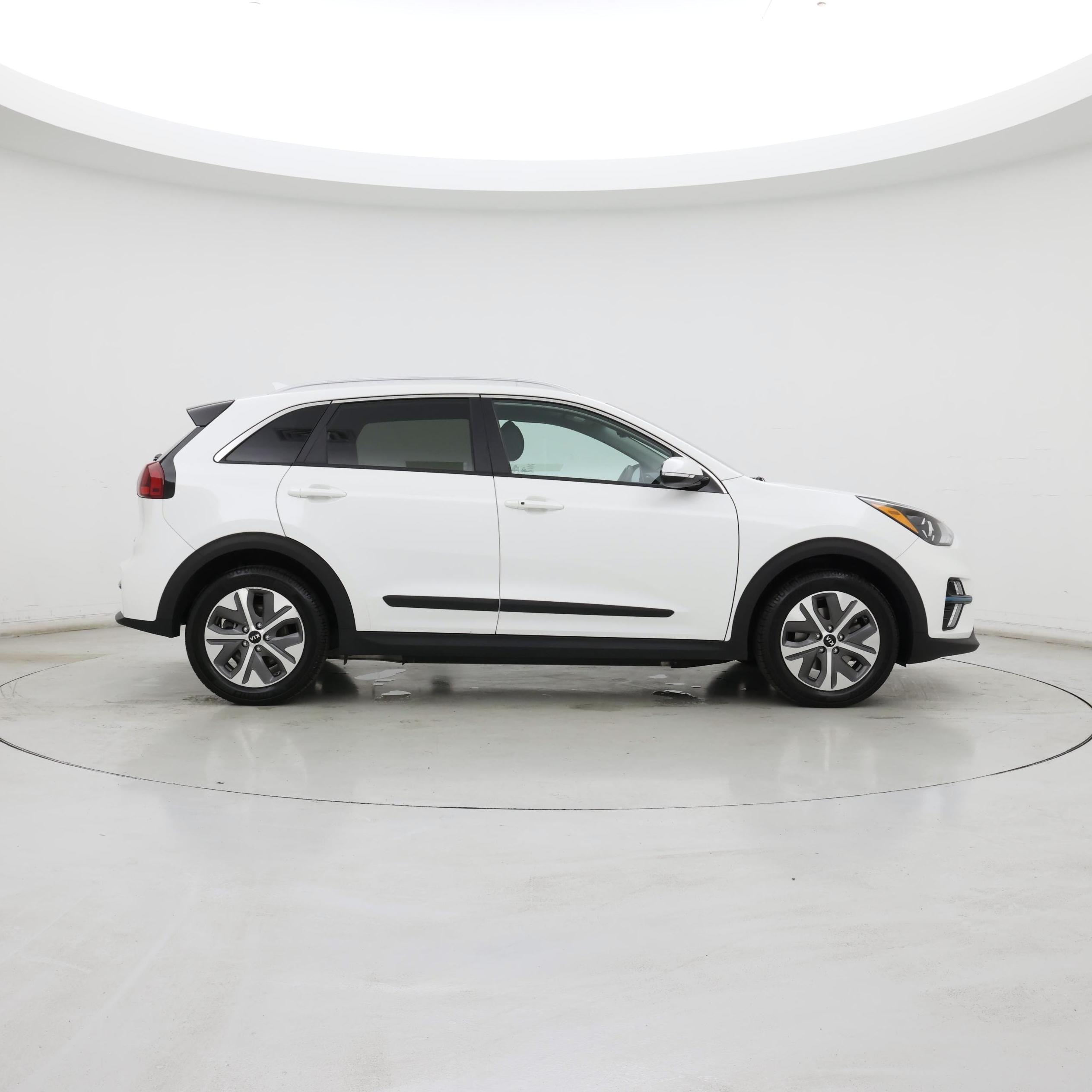 Thumbnail: 2020 Kia Niro - 7