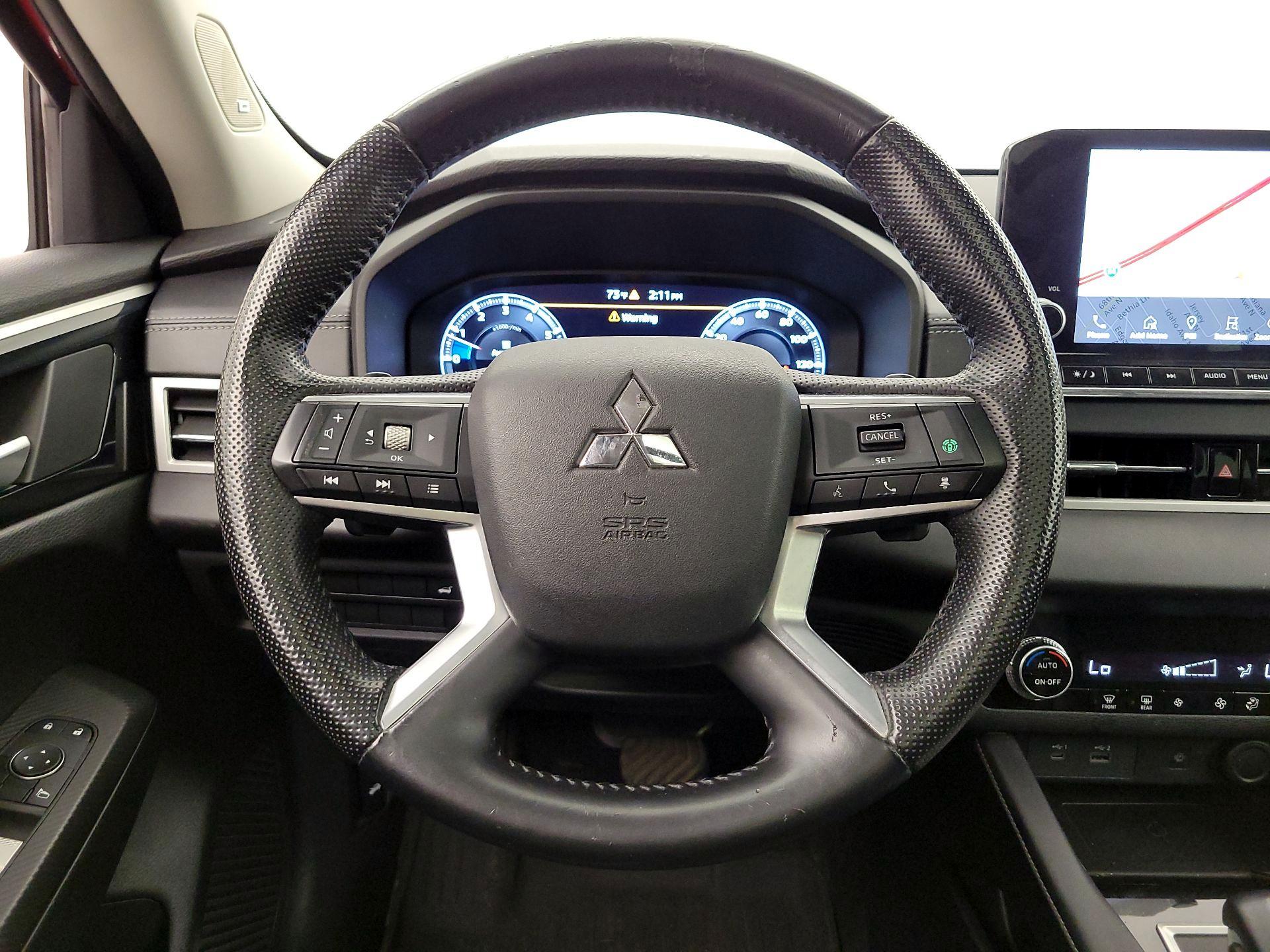 Thumbnail: 2022 Mitsubishi Outlander - 10
