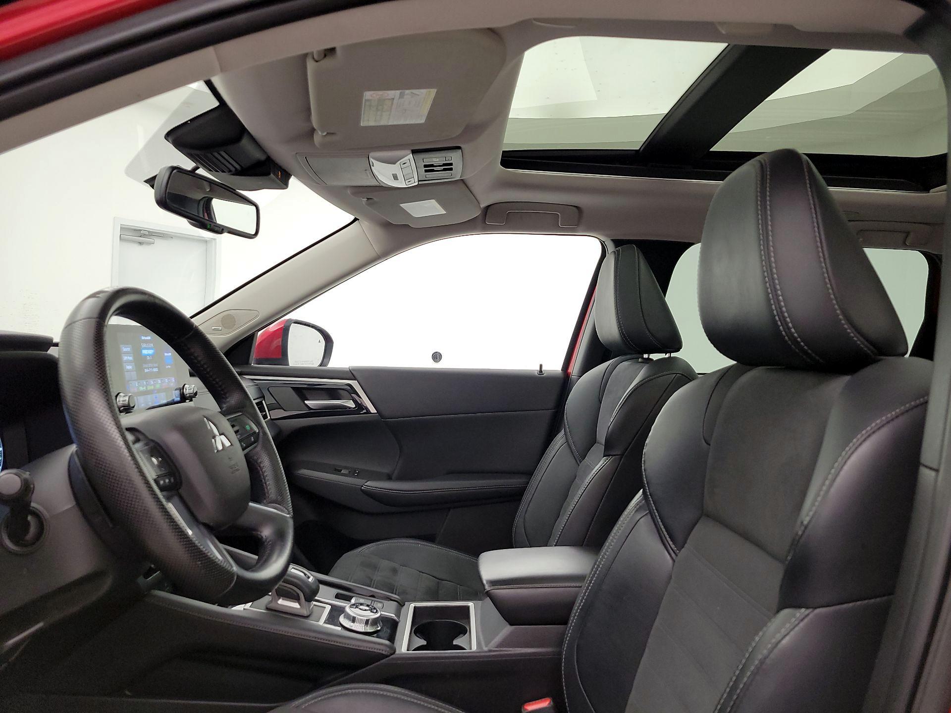 Thumbnail: 2022 Mitsubishi Outlander - 20