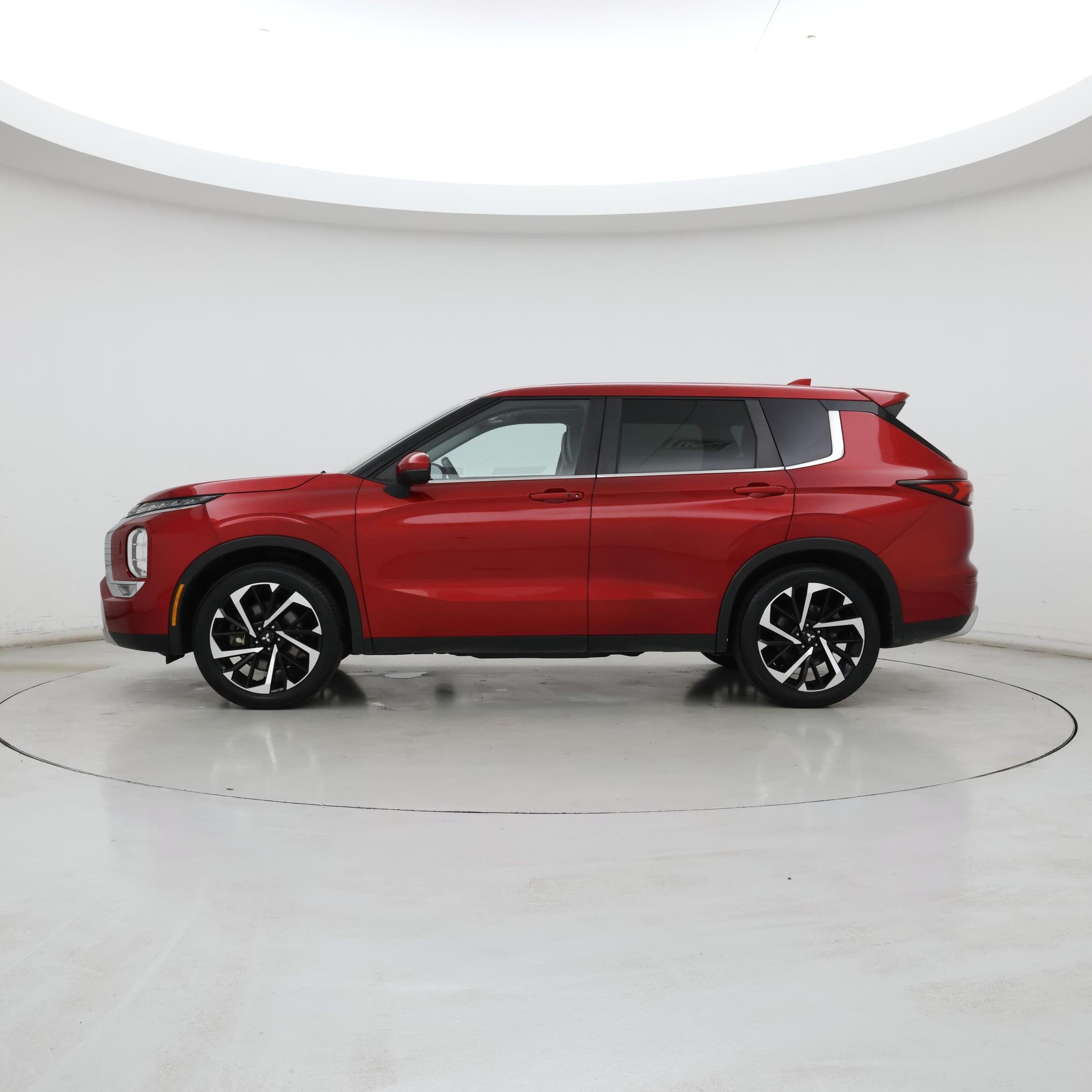 Thumbnail: 2022 Mitsubishi Outlander - 3