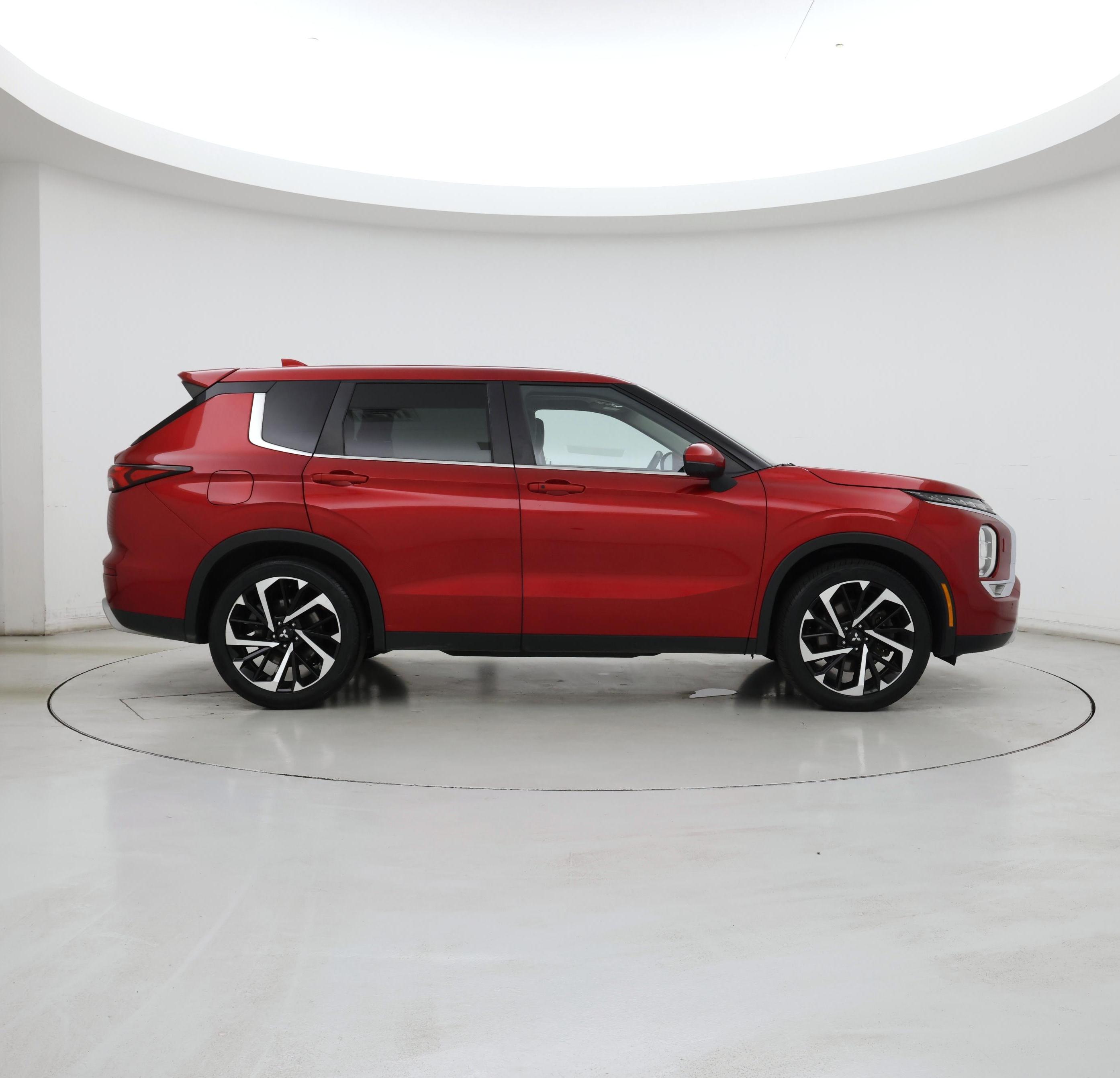 Thumbnail: 2022 Mitsubishi Outlander - 7