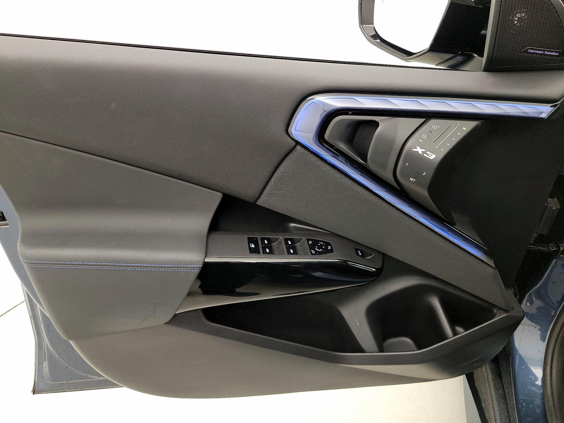 Thumbnail: 2025 BMW X3 - 12