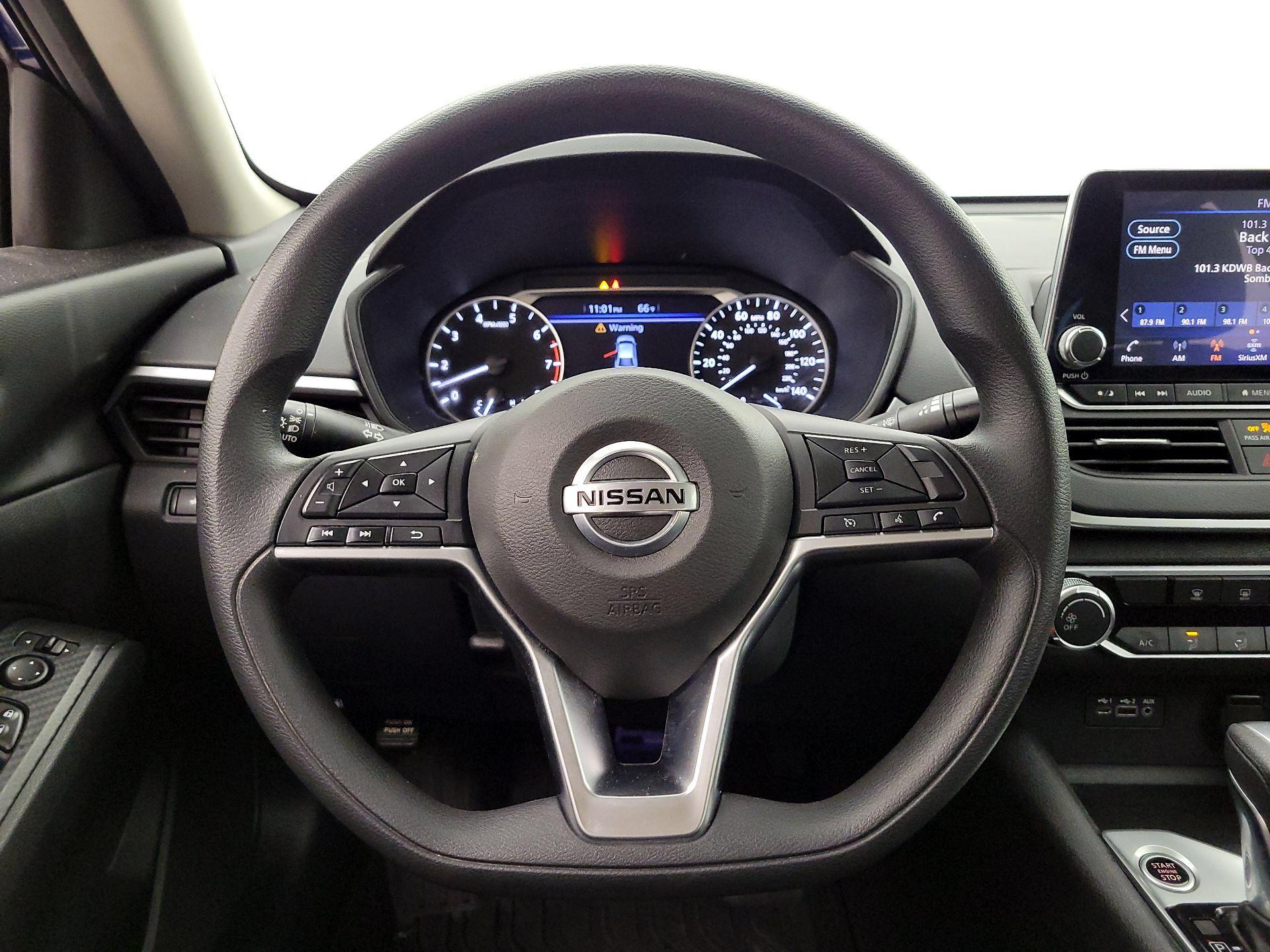 Thumbnail: 2020 Nissan Altima - 10