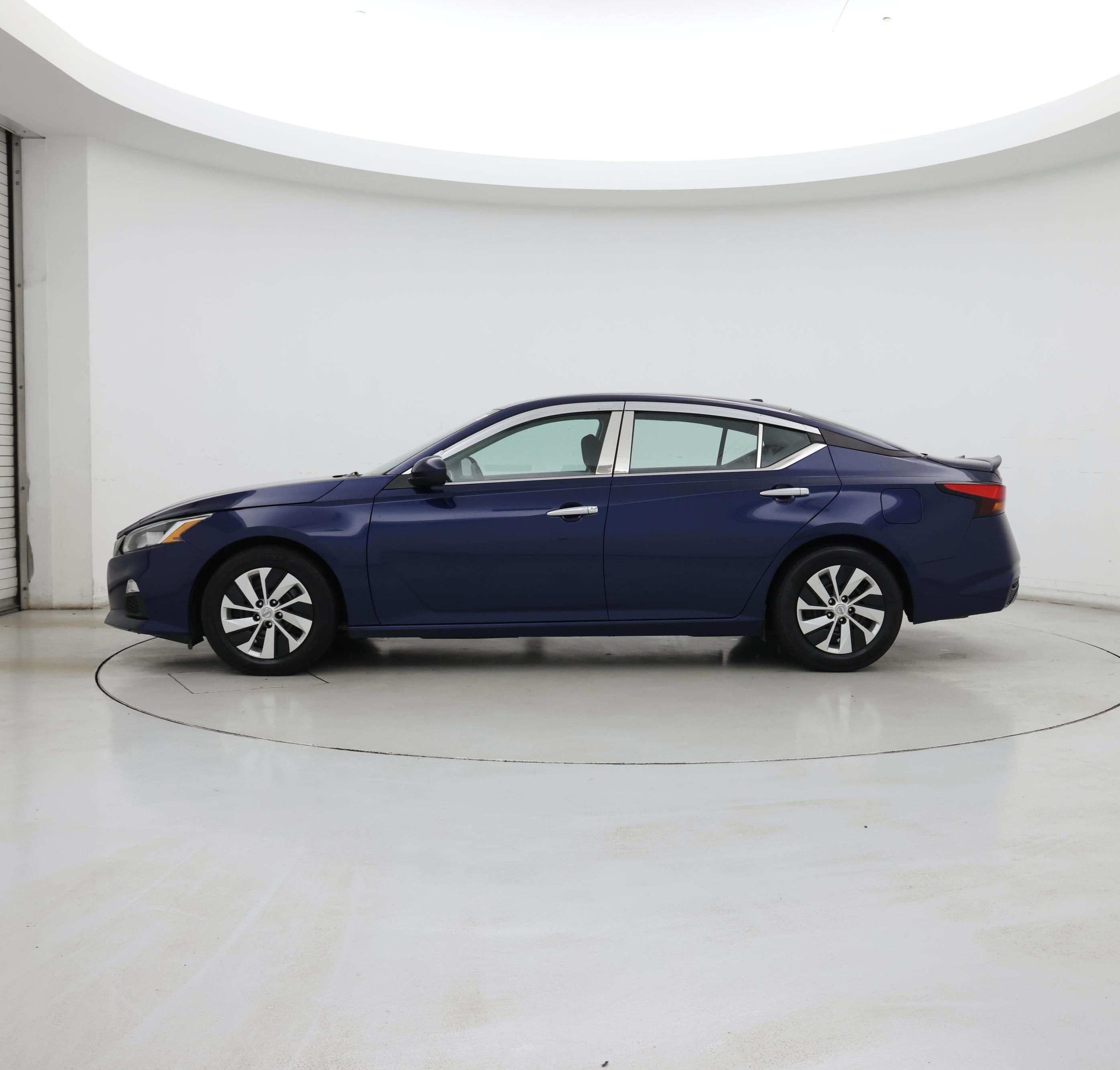 Thumbnail: 2020 Nissan Altima - 3